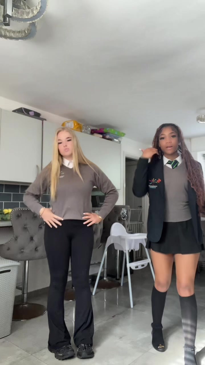@🎀🤍👋🏽🩶😚