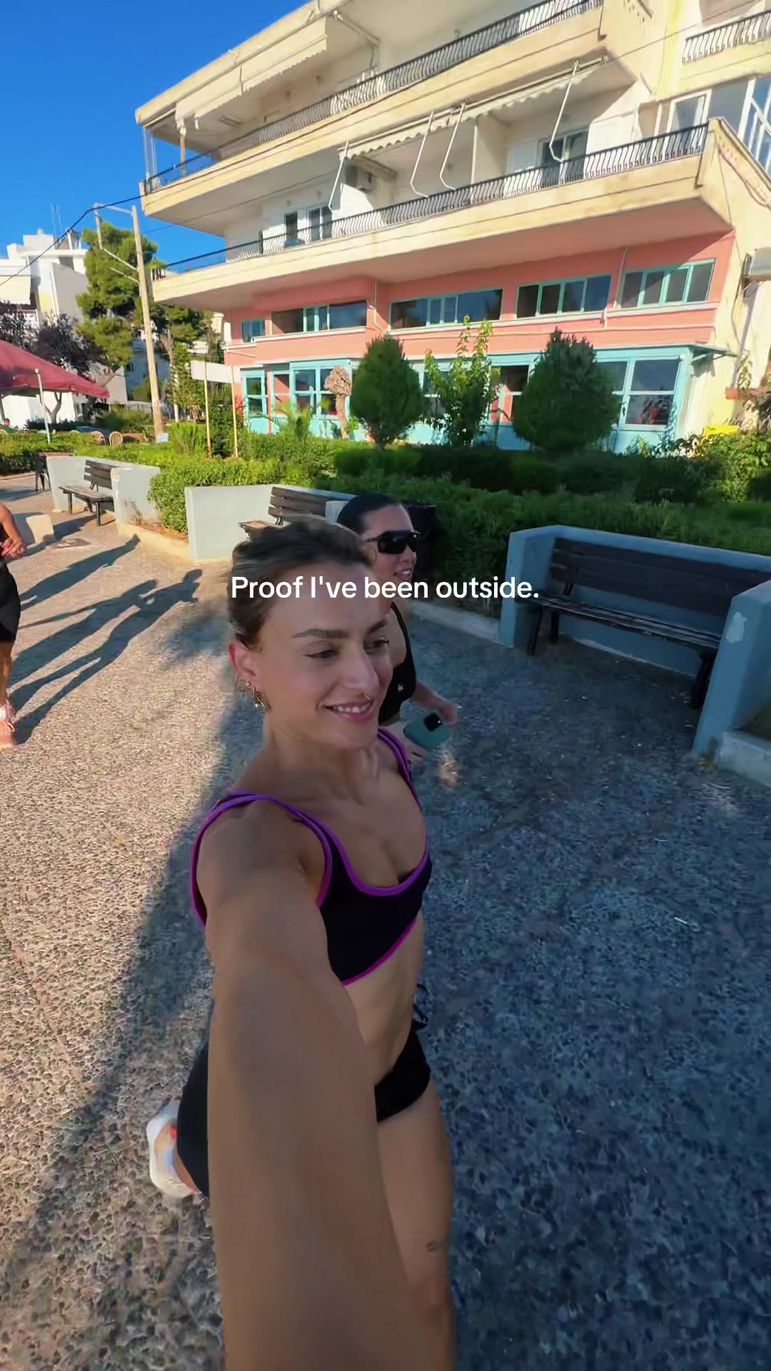 @Julie Voyiagi