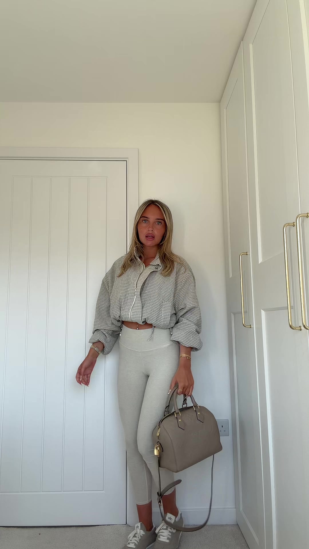 @oliviashawx