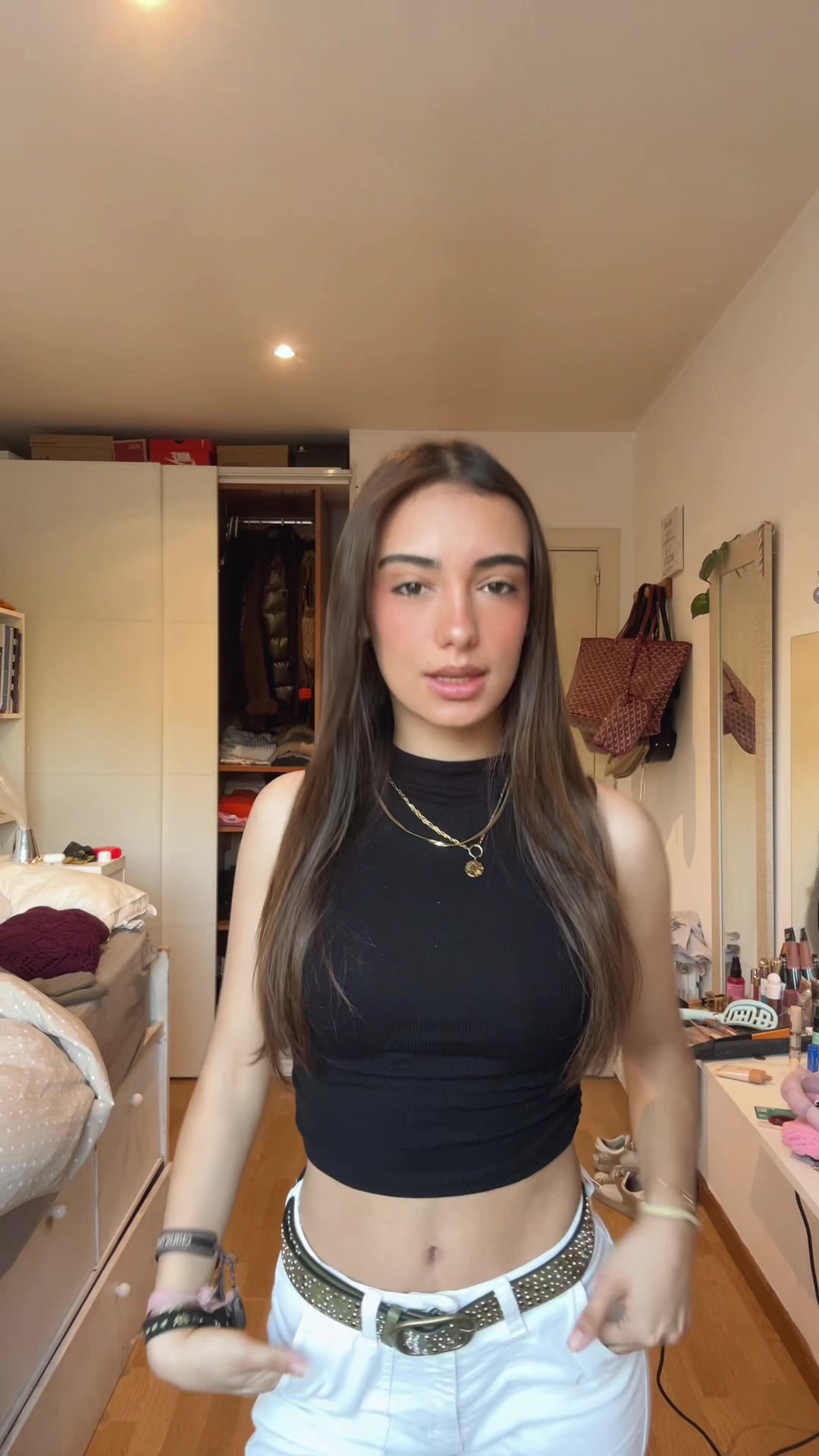 @júliaa_002