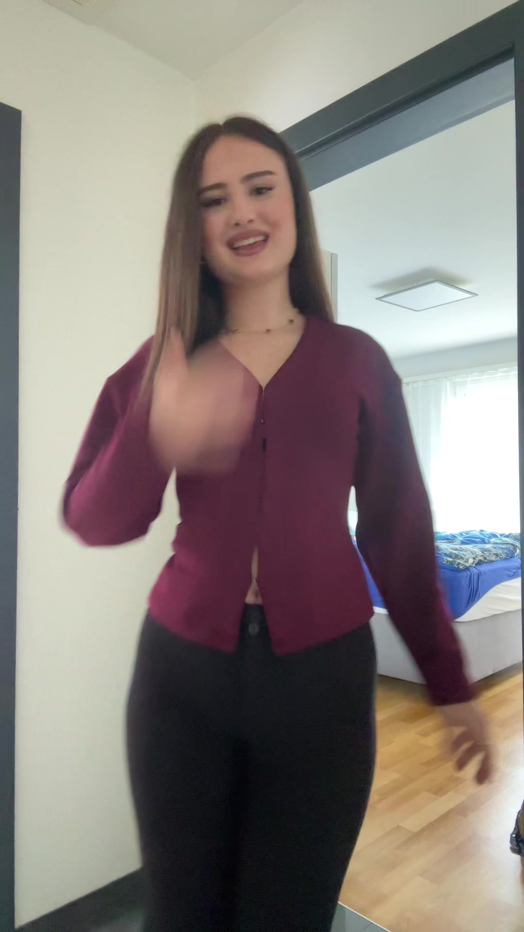 @leona