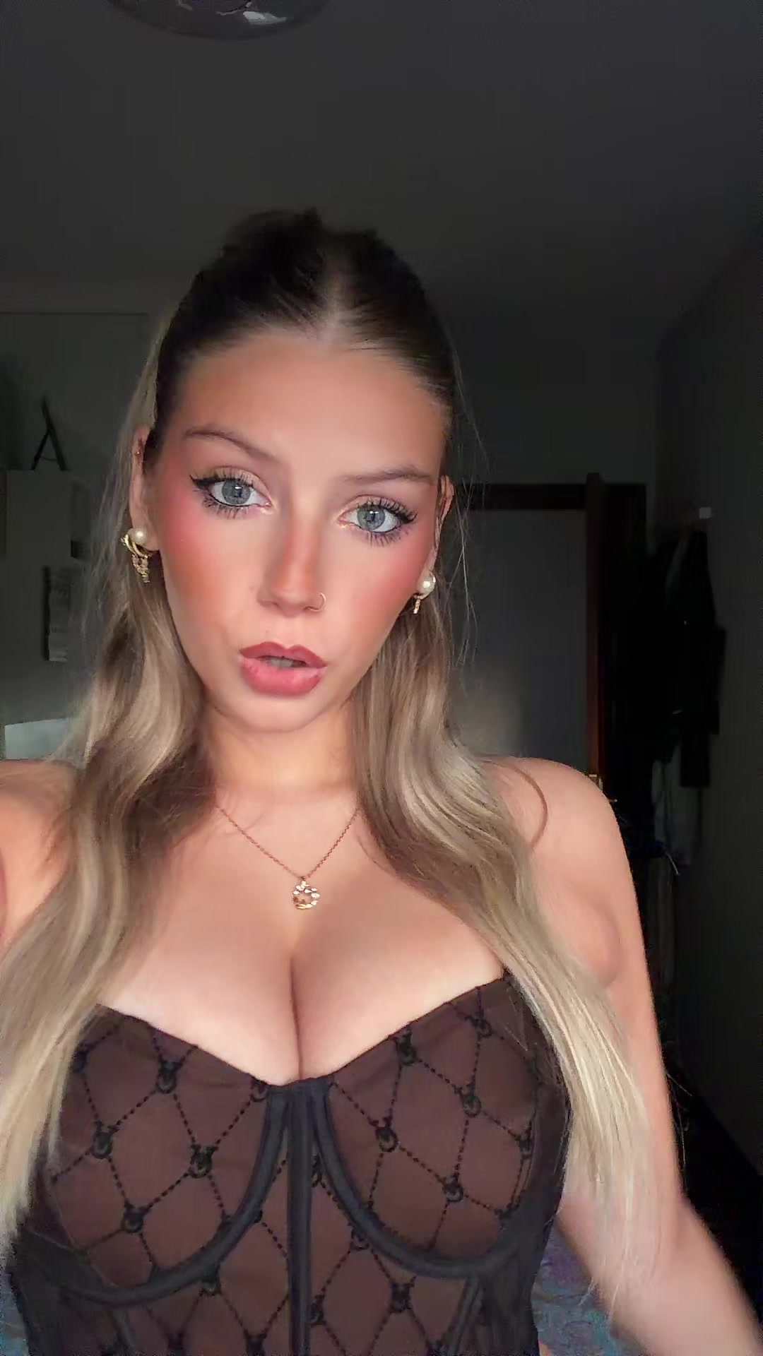 @_yaniiiivv