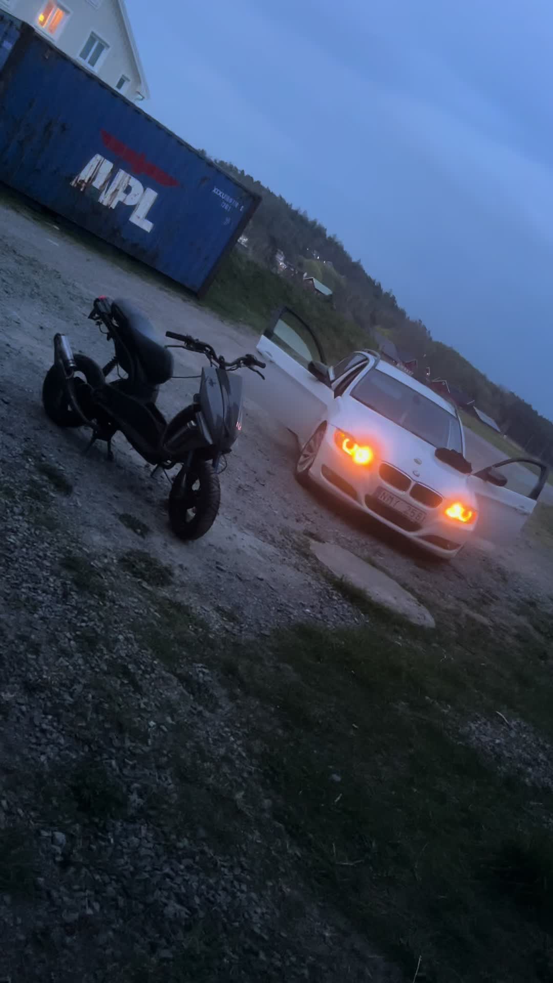 @Emilio🇽🇰😂
