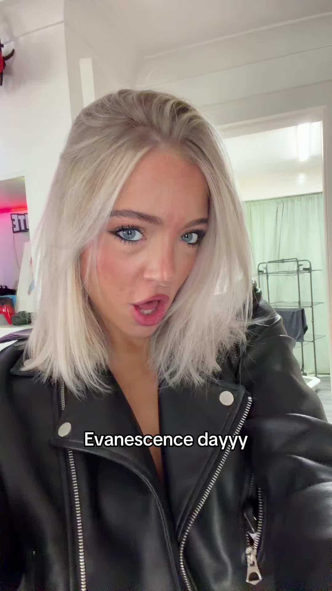 @kelsventre