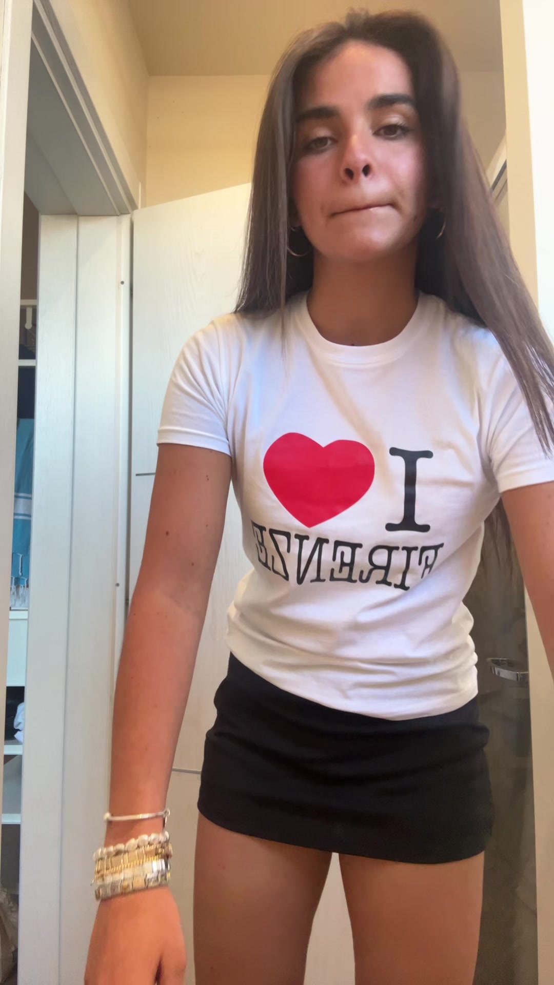 @v💋