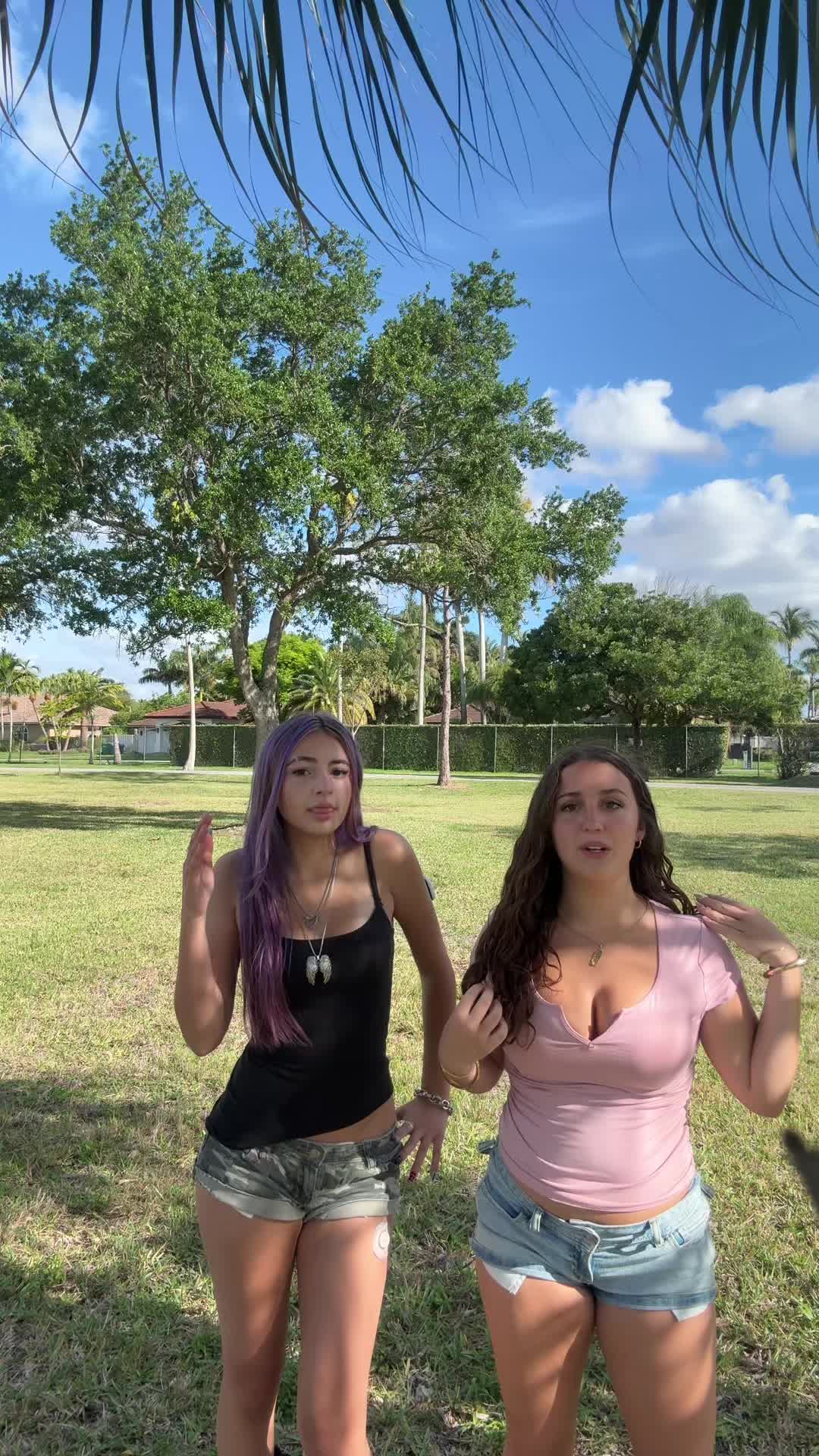 @khlo