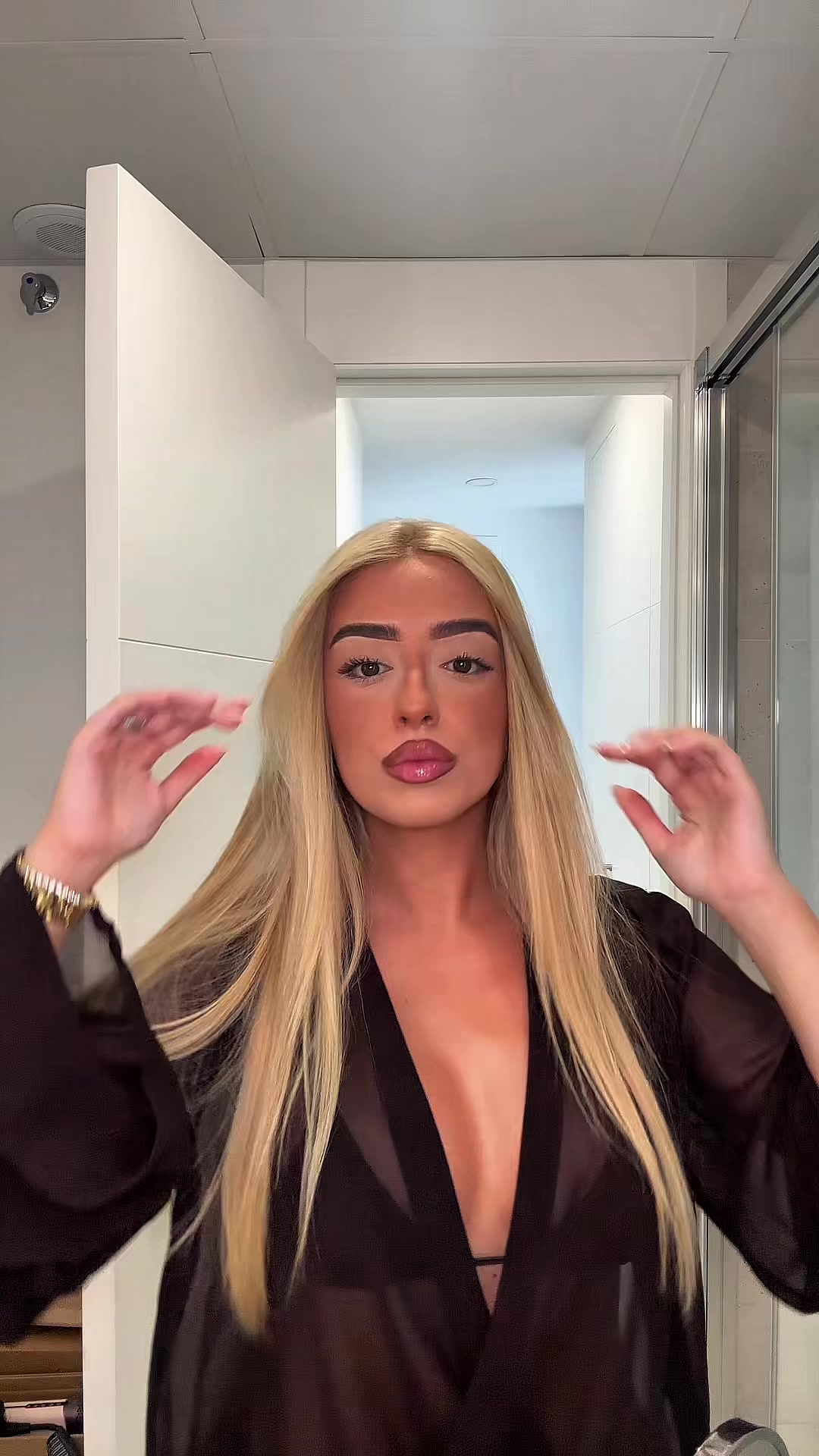 @Carolmtnz_