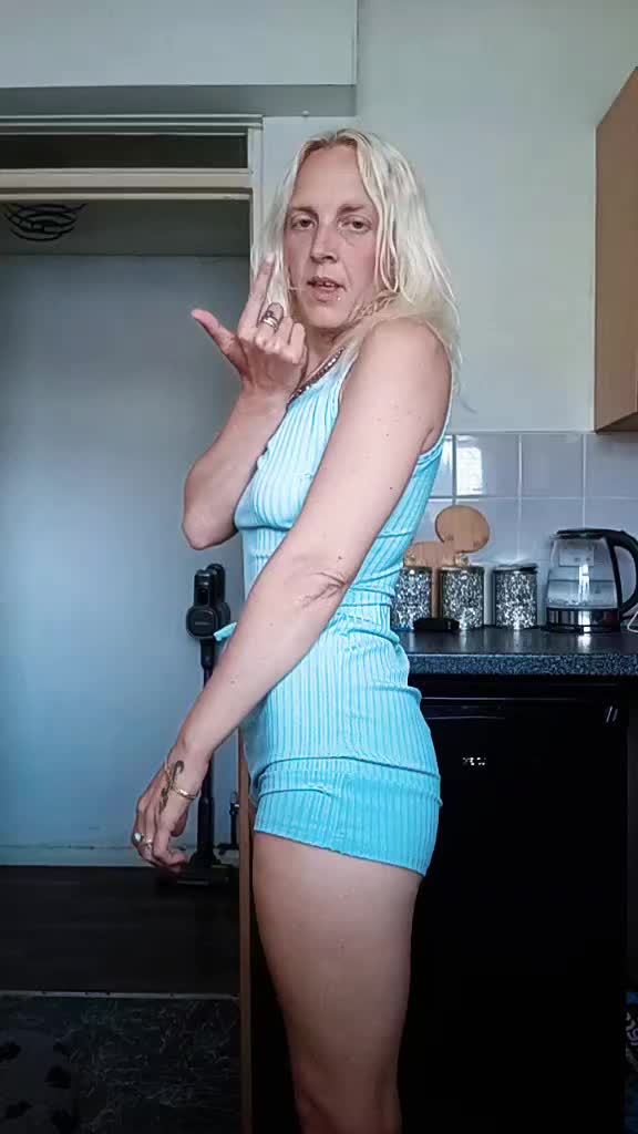 @ᗩᘻᖻ 🌹