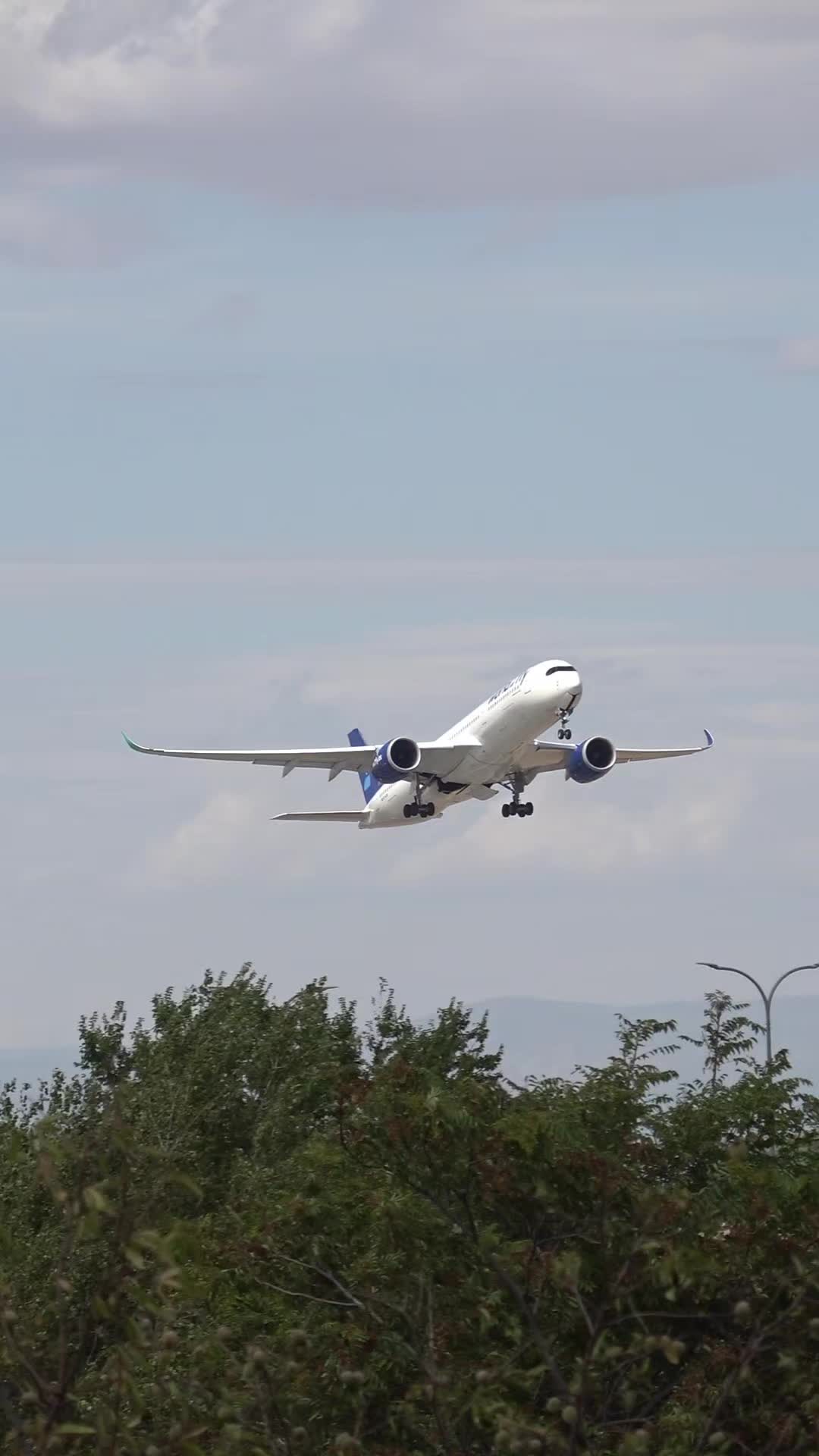@Aviation-World