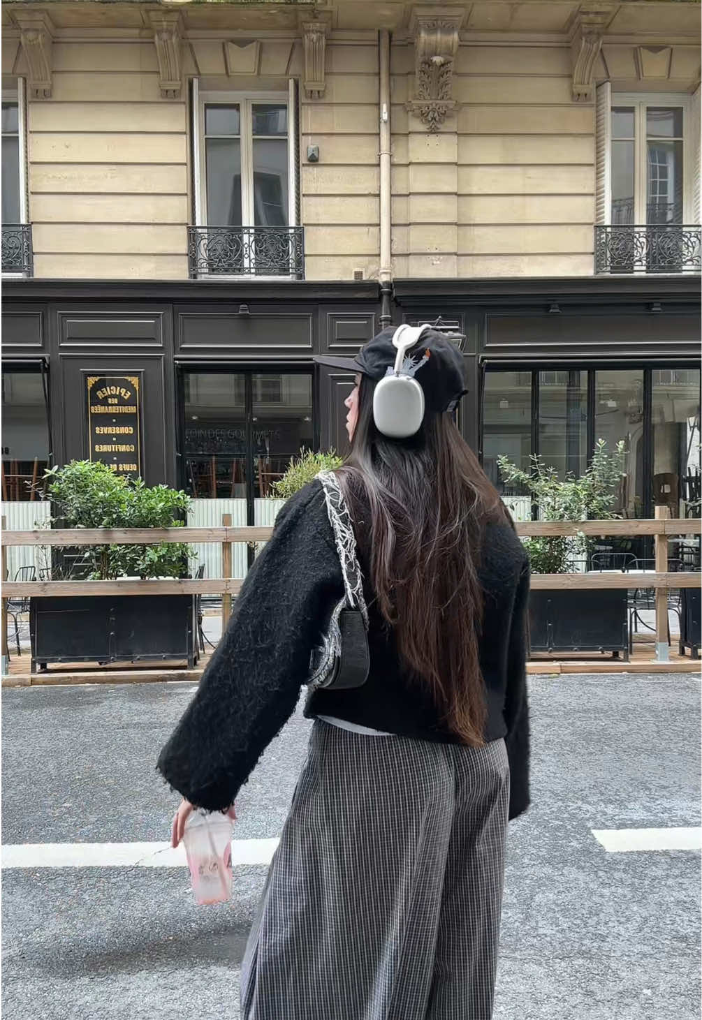 @Sil 🦈