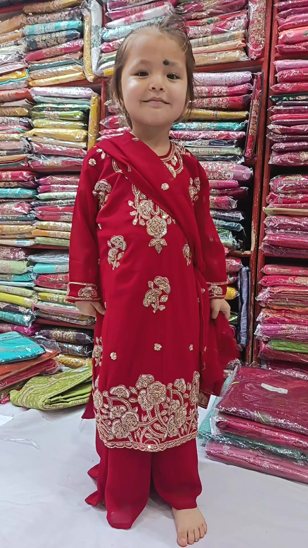 @Durga suits and sadi cente