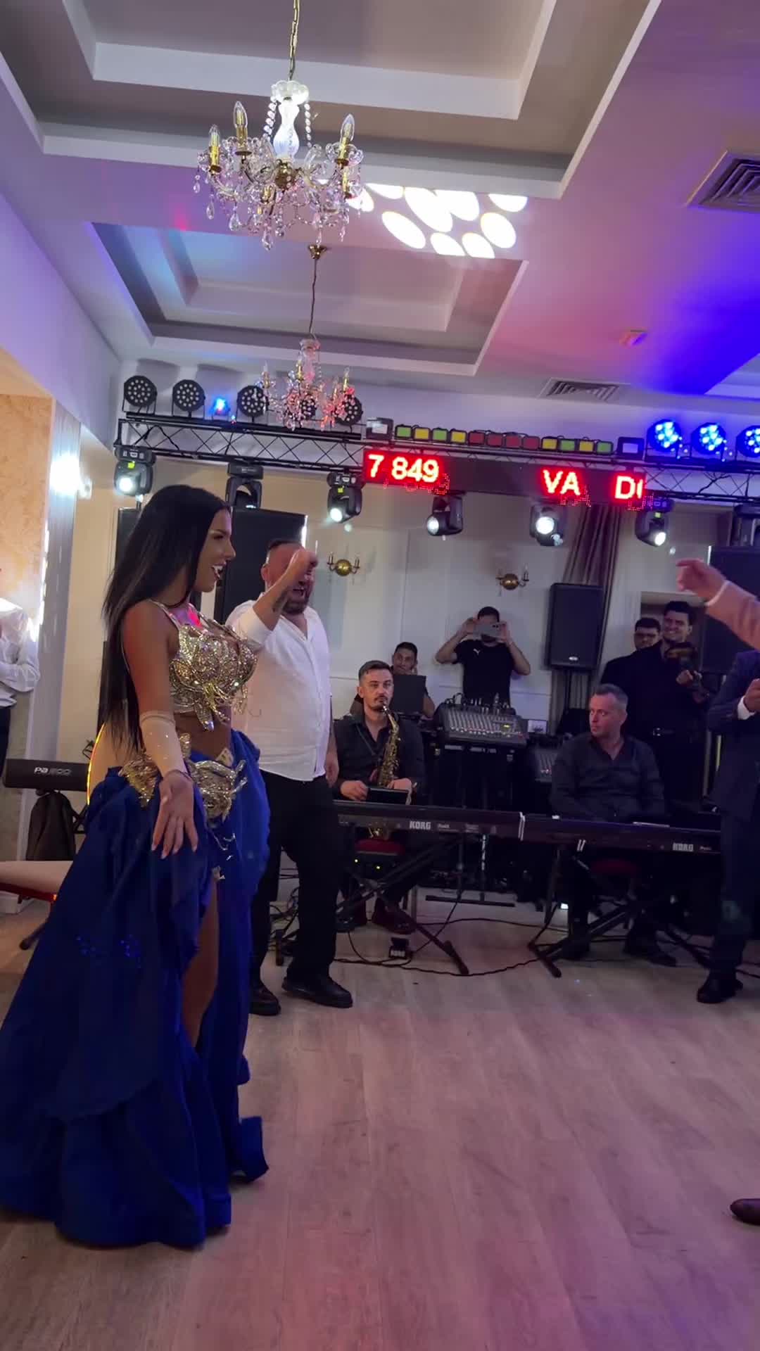 @Ceremia26002_bellydancer
