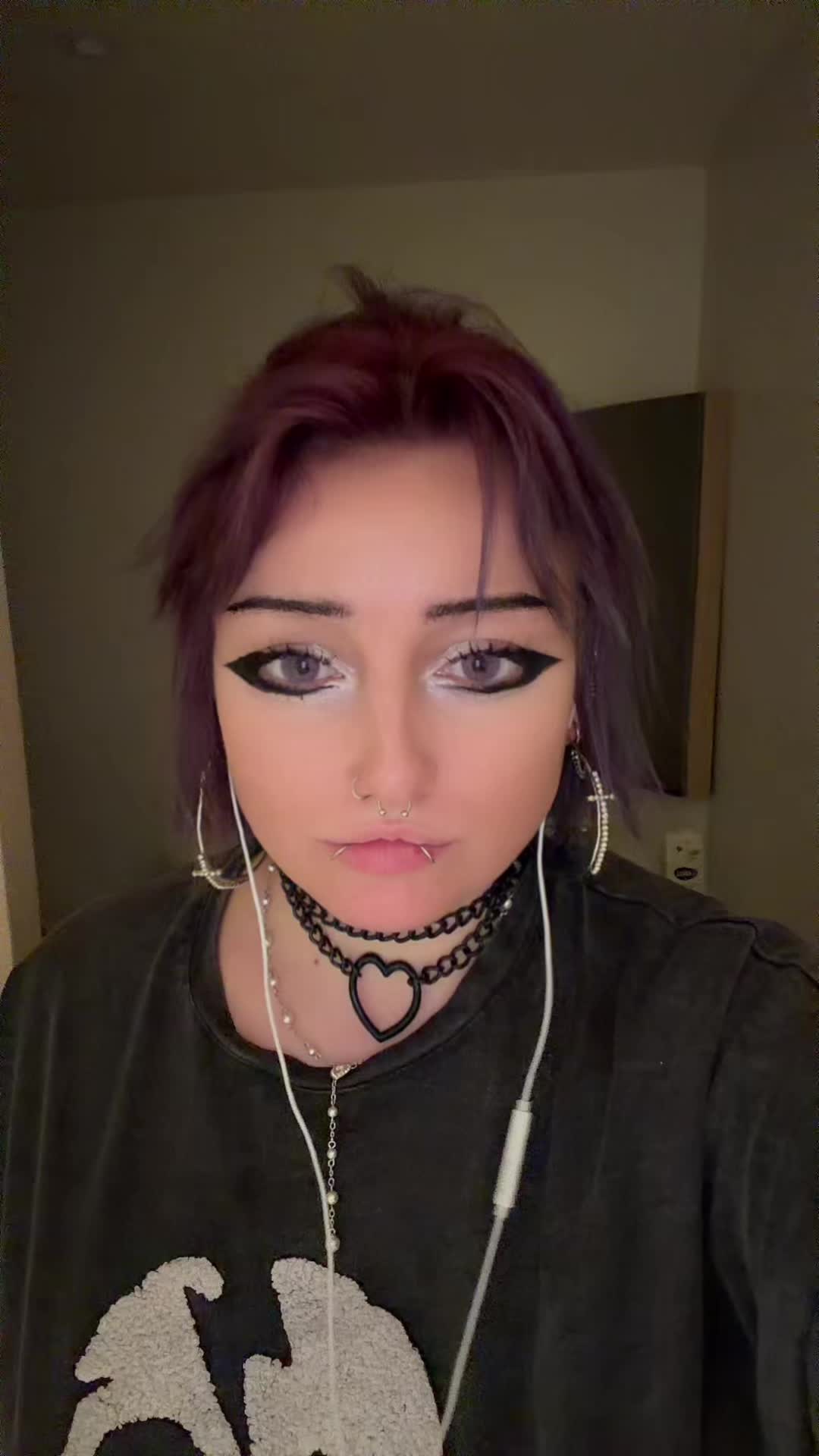 @Mimi 🕷️🌸