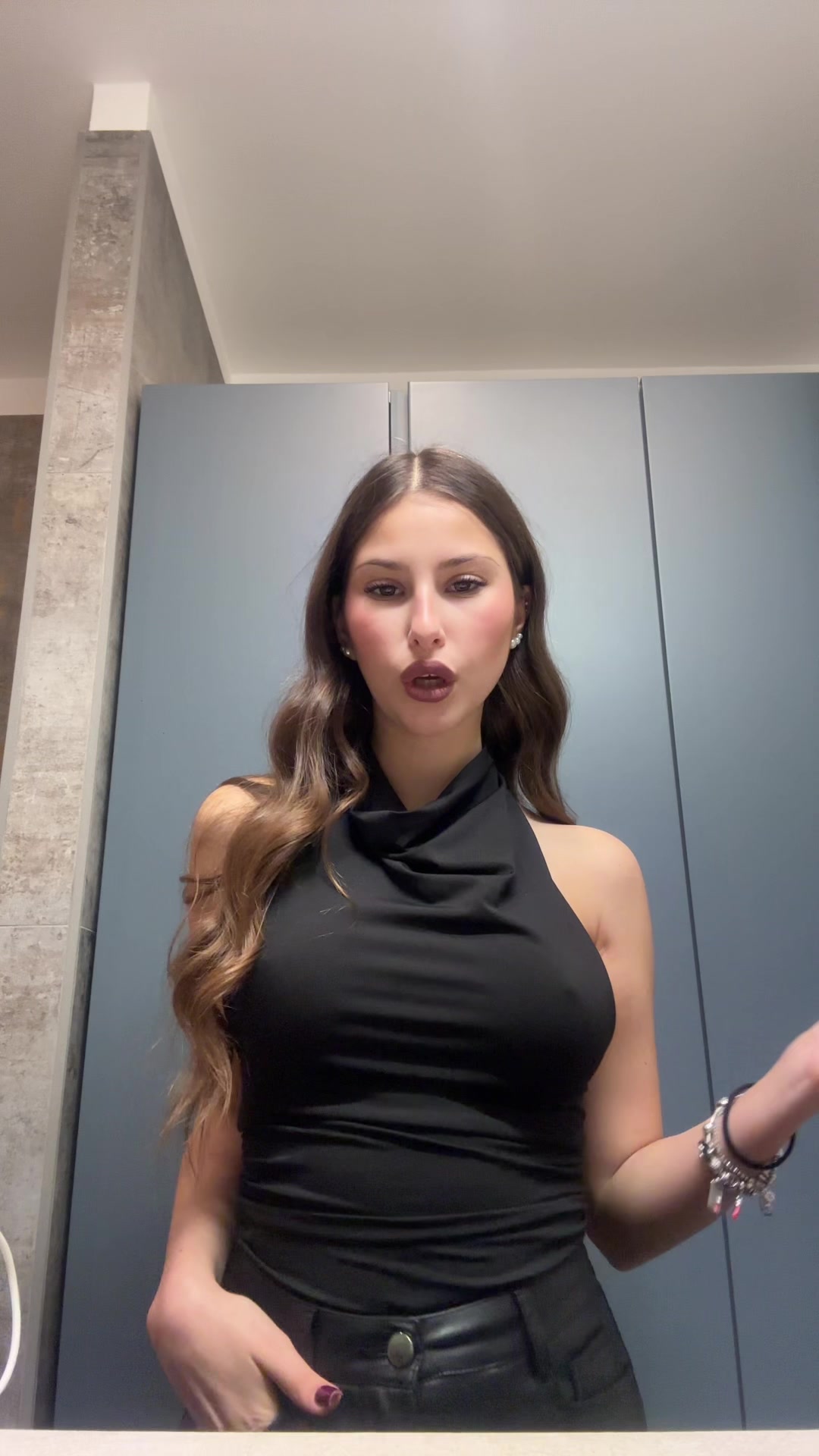 @AV