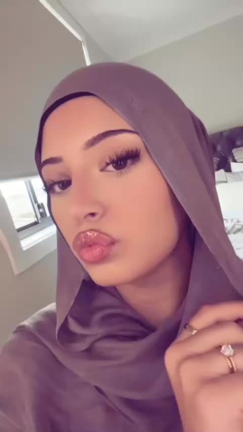 @HijabiStrokers.🤐