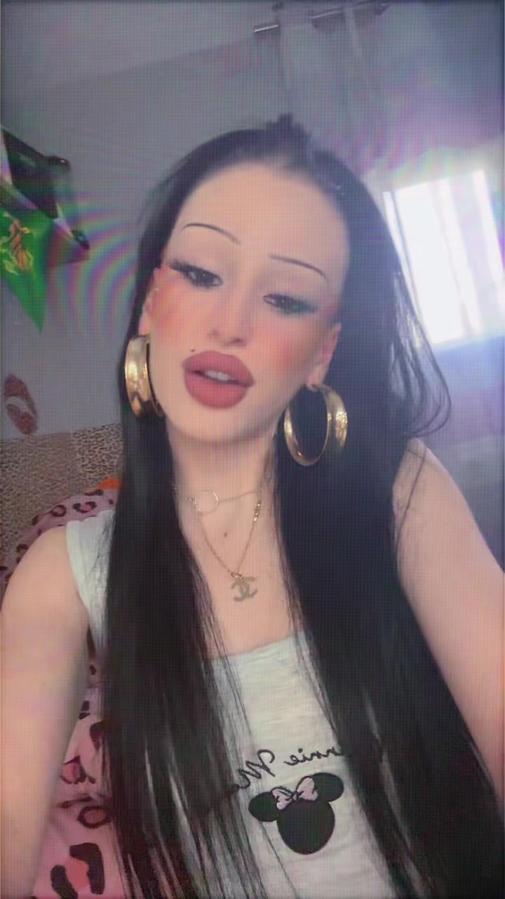 @Chanelitaa