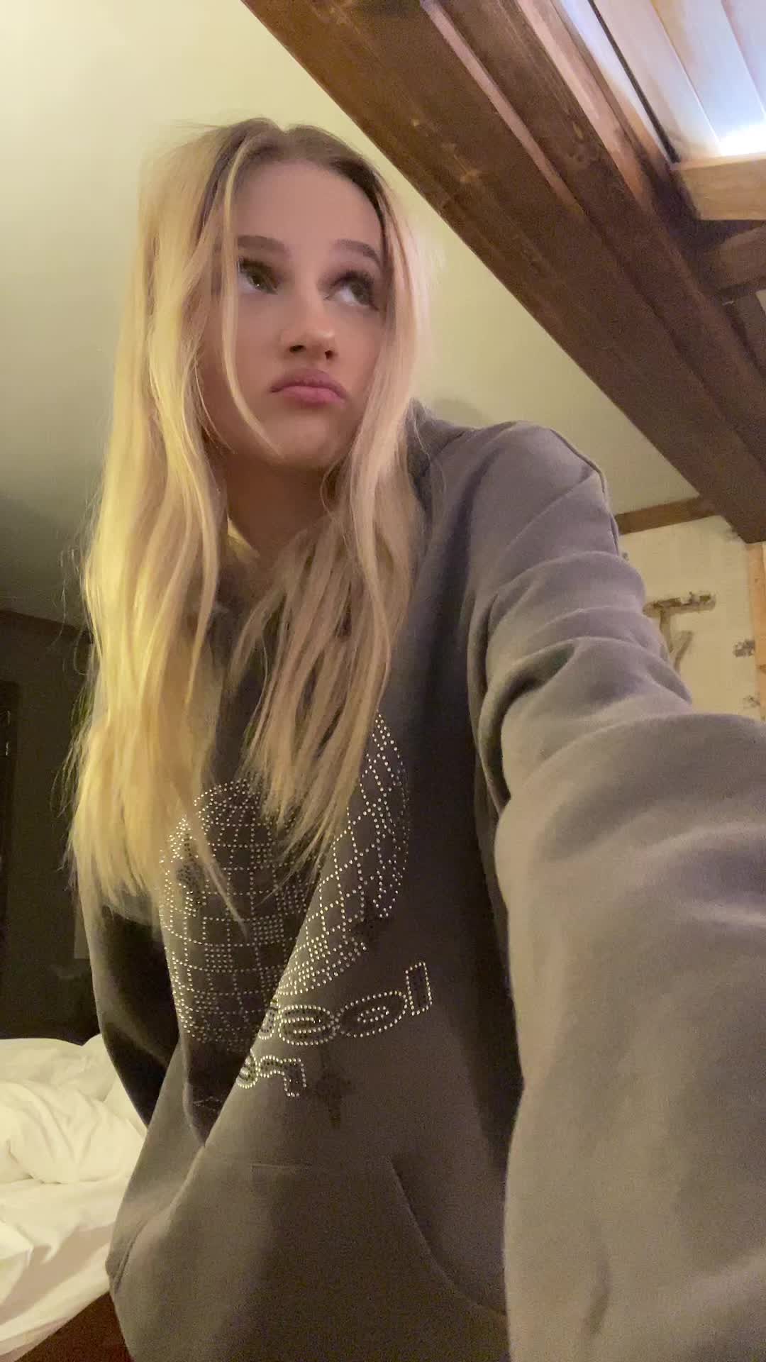 @czikinagets