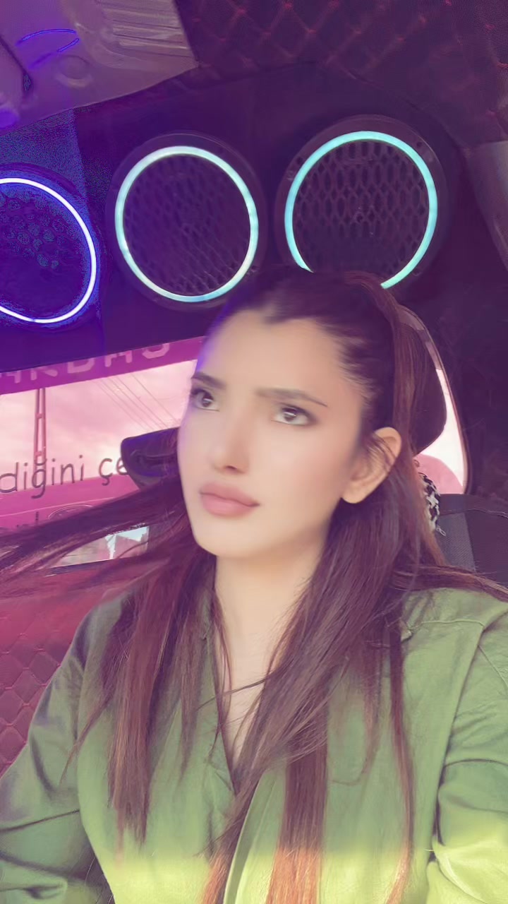 @Menekşe