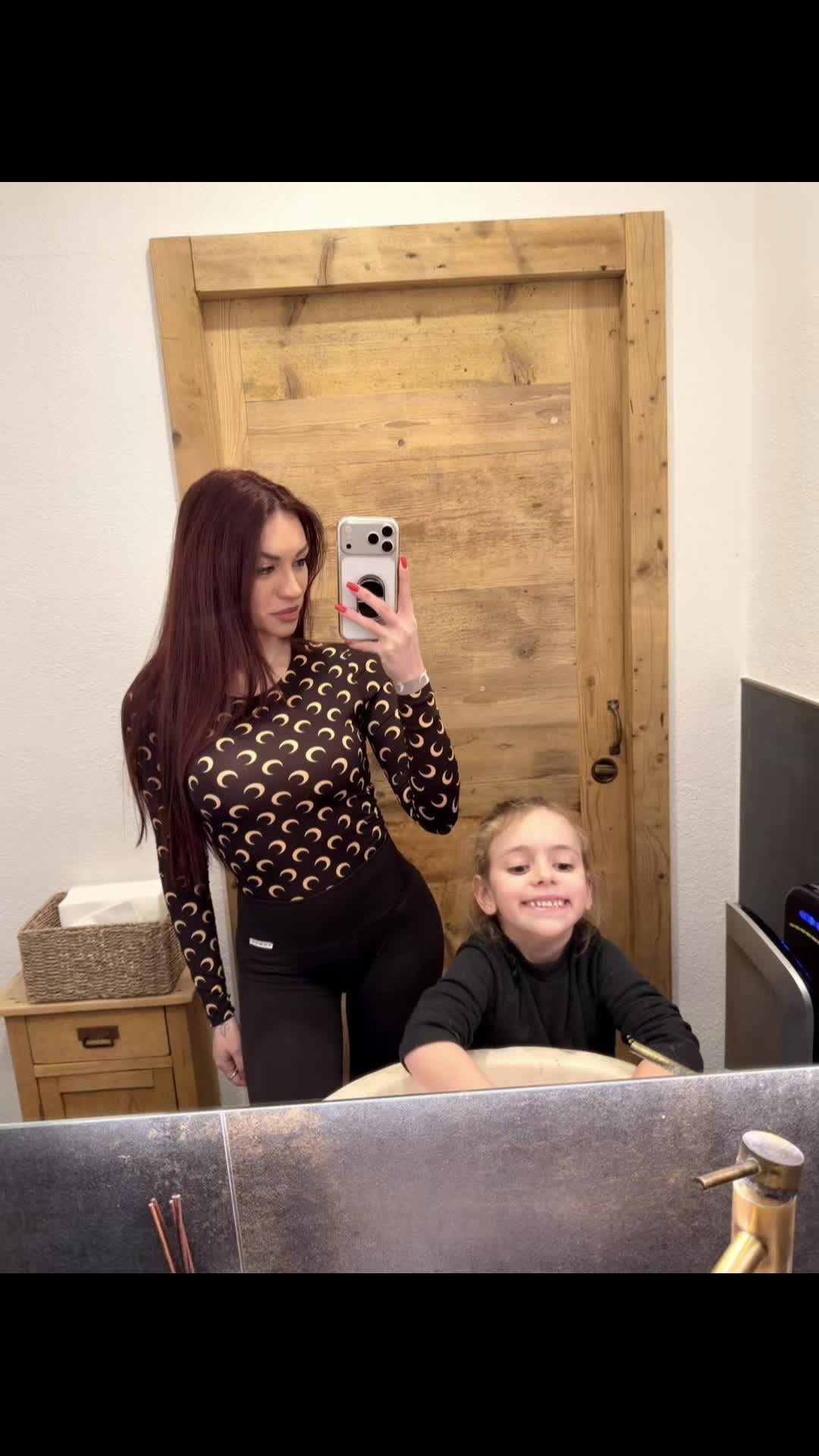 @lela.en