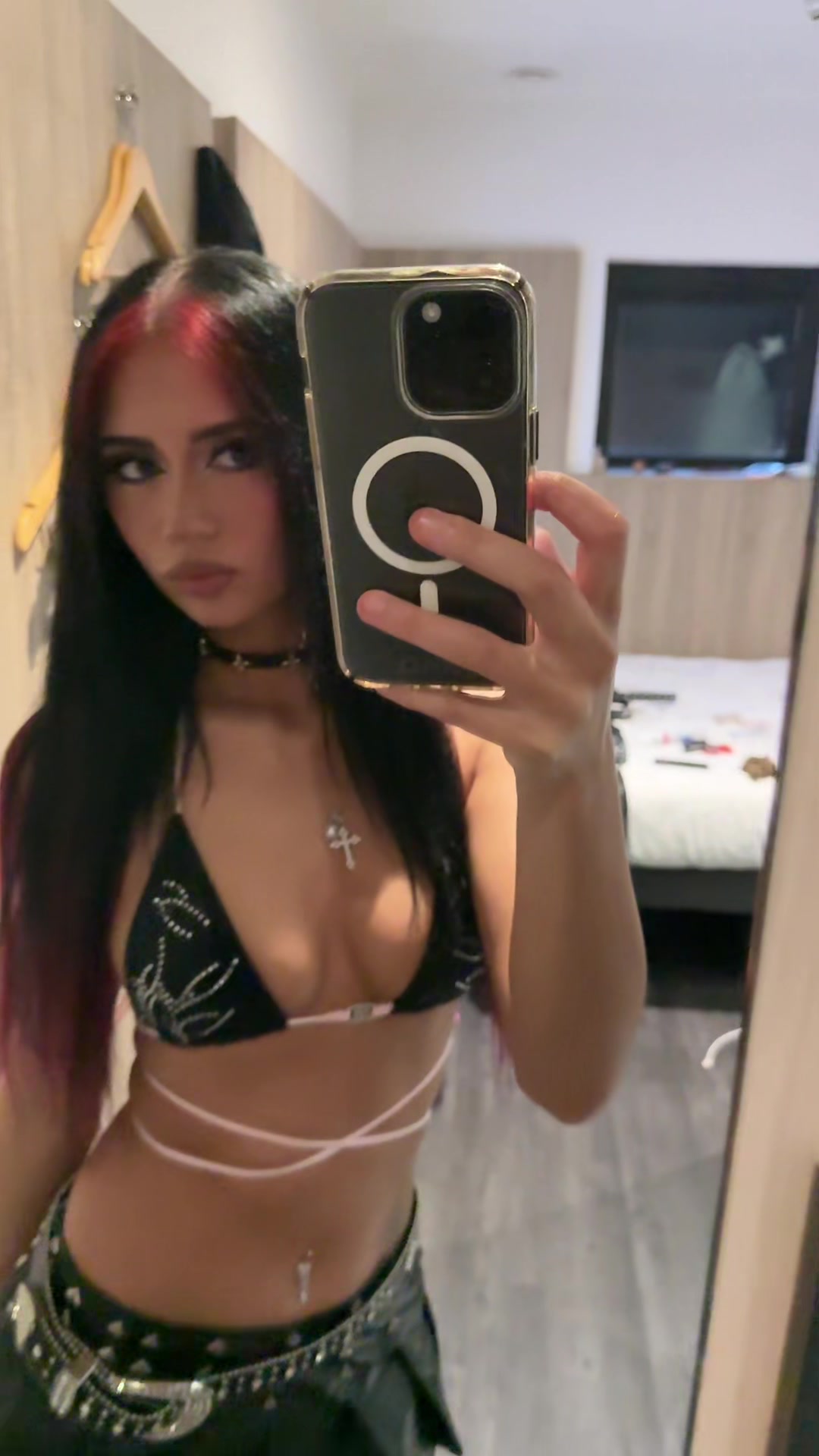 @saskia anderson 🪭⛓️🖤