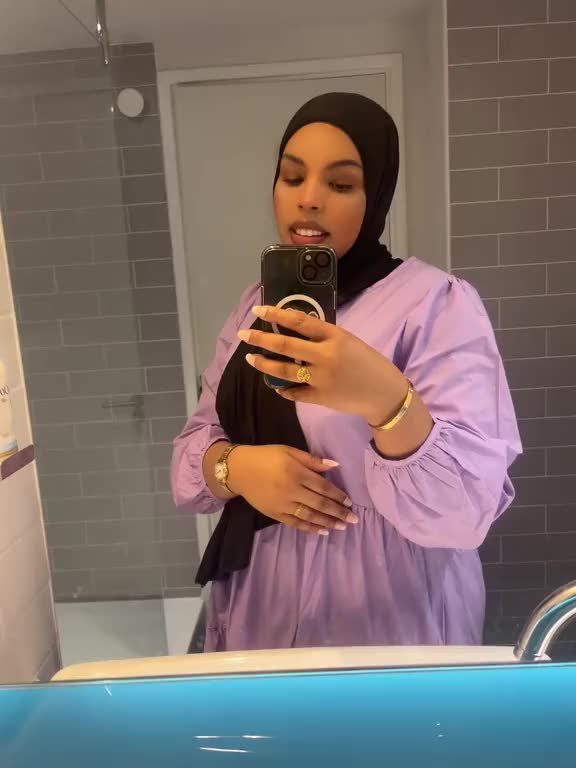 @Aisha🧸