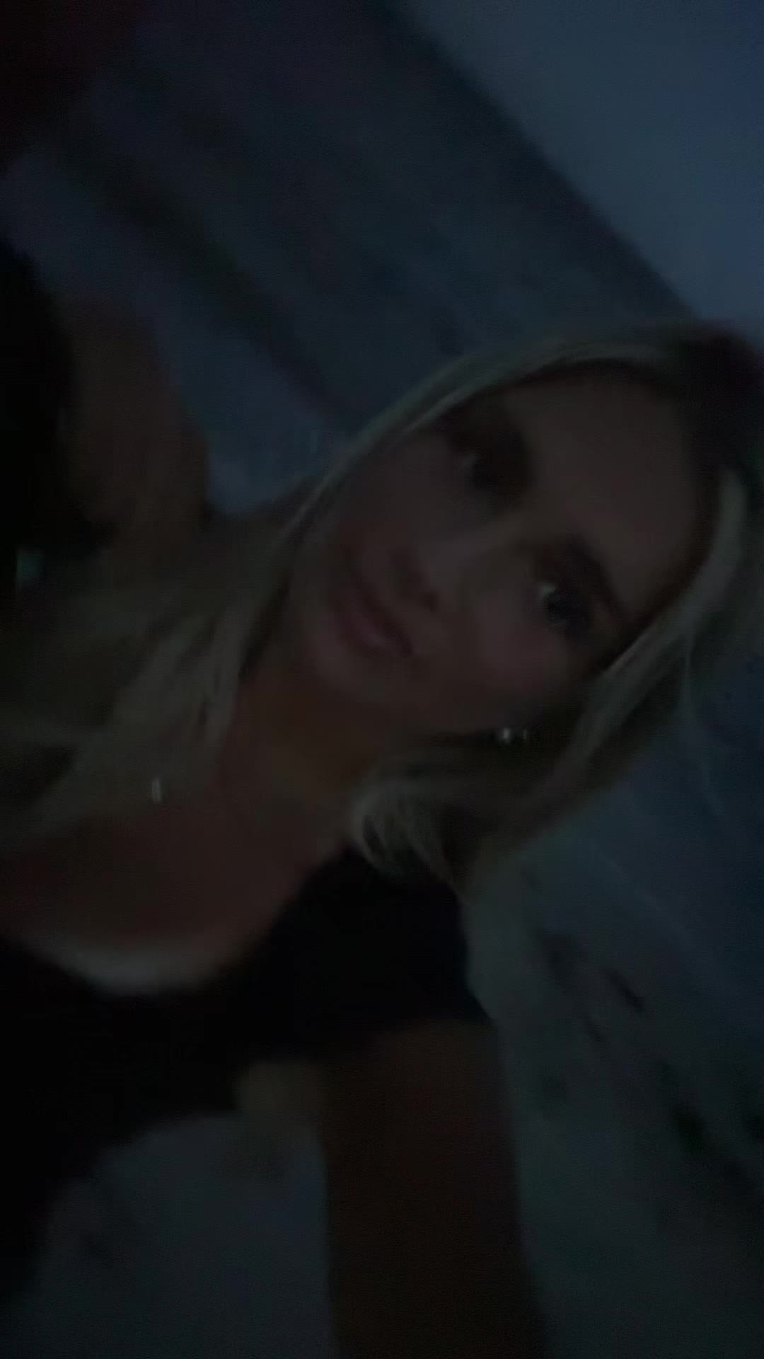 @😉
