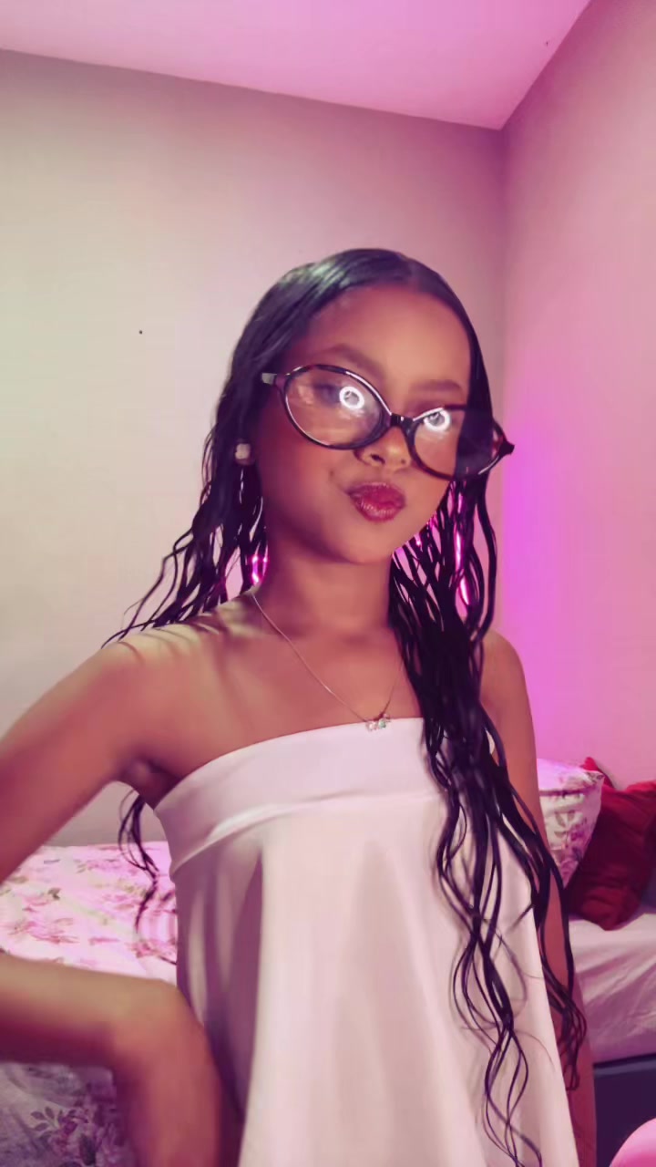 @✨🛍️Nycolle🛍️✨