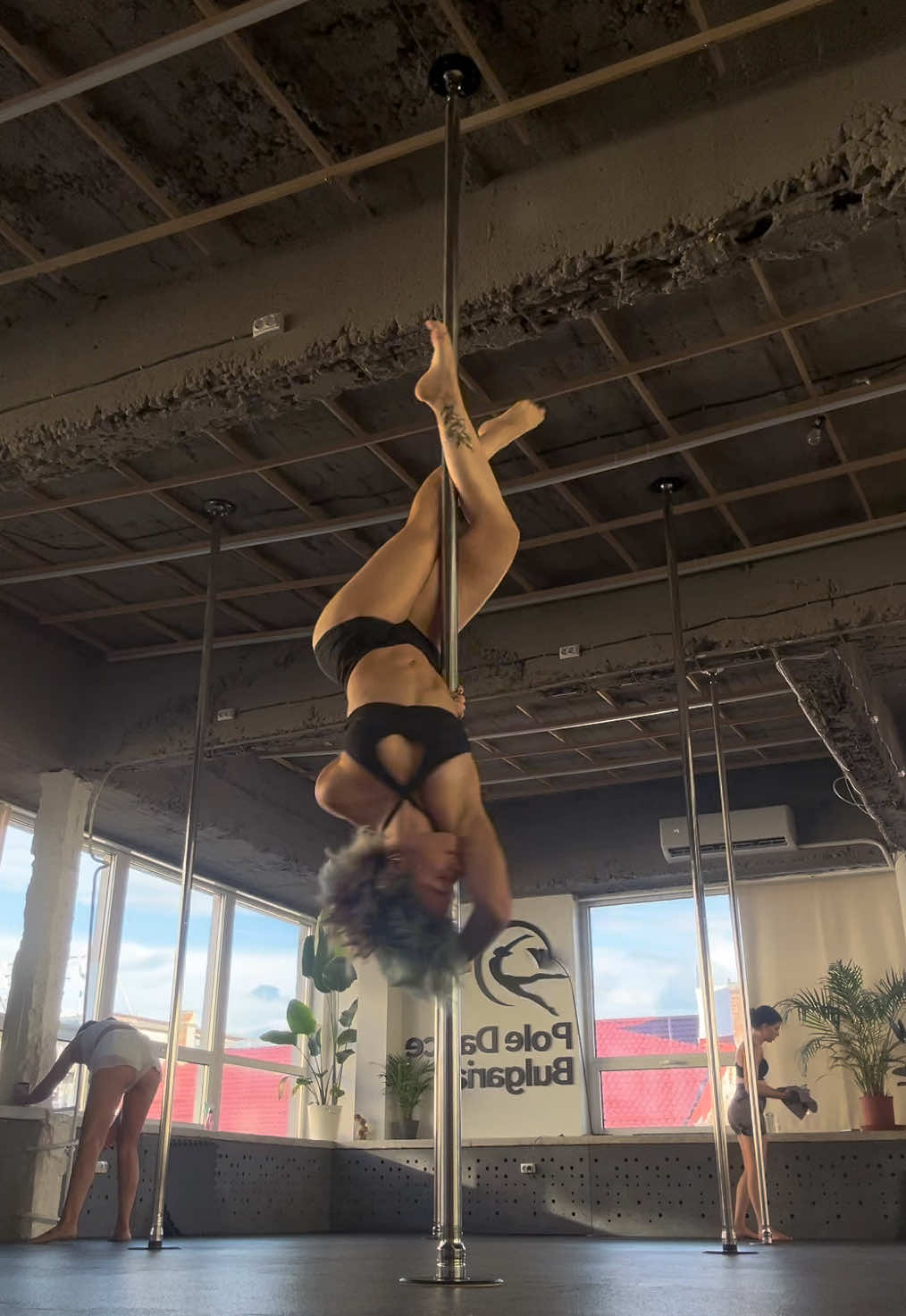 @Sonya~POLE DANCE & CALI & GYM