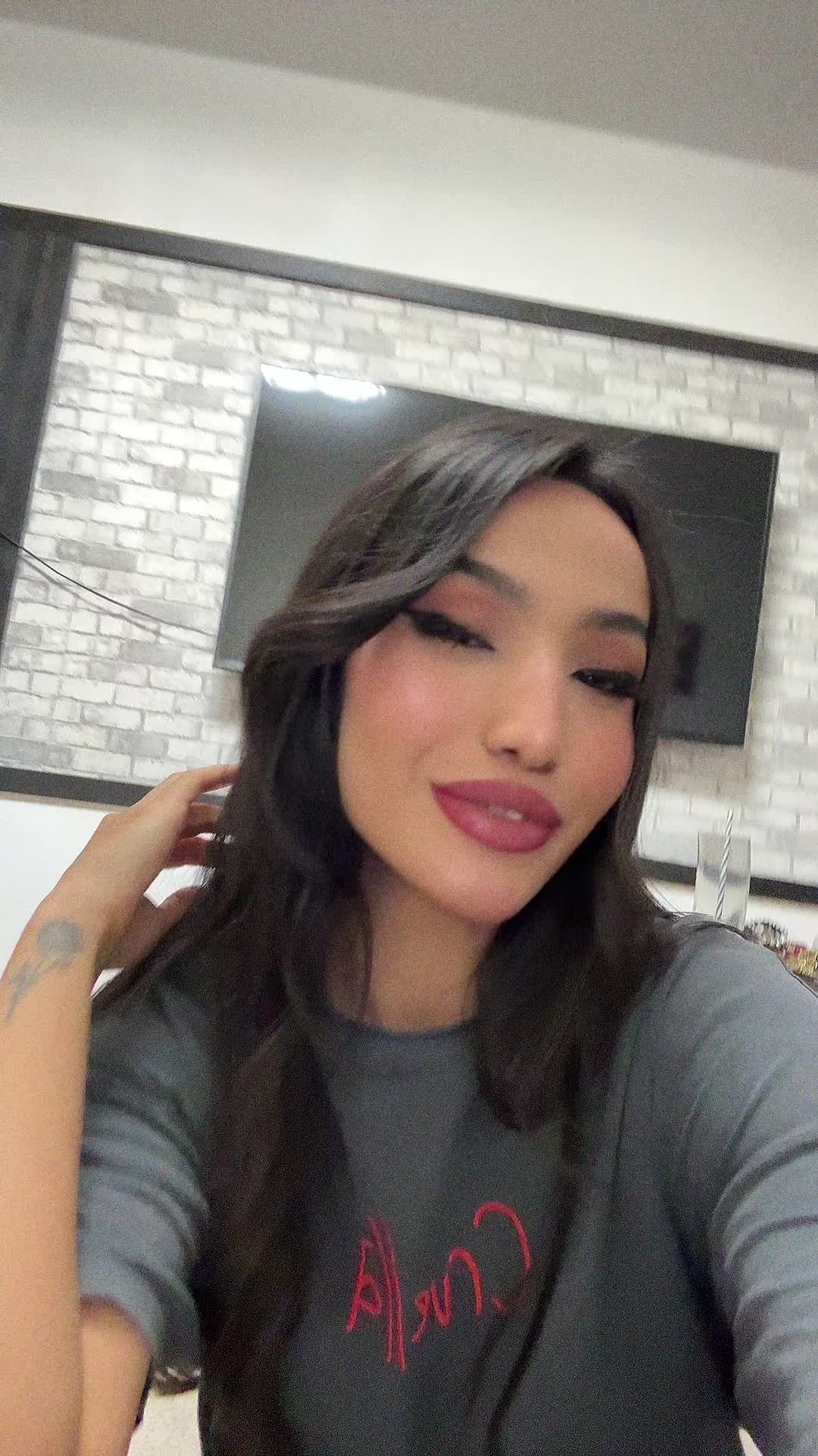 @r.zohi