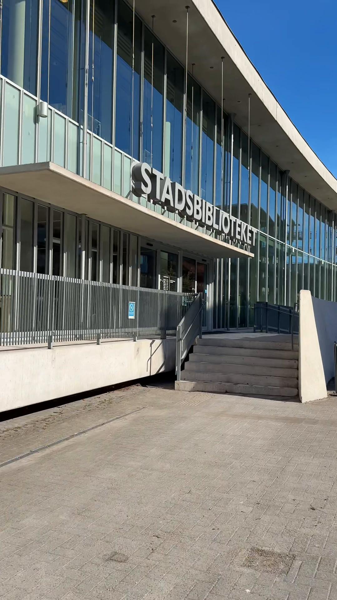 @BibliotekeniHalmstad
