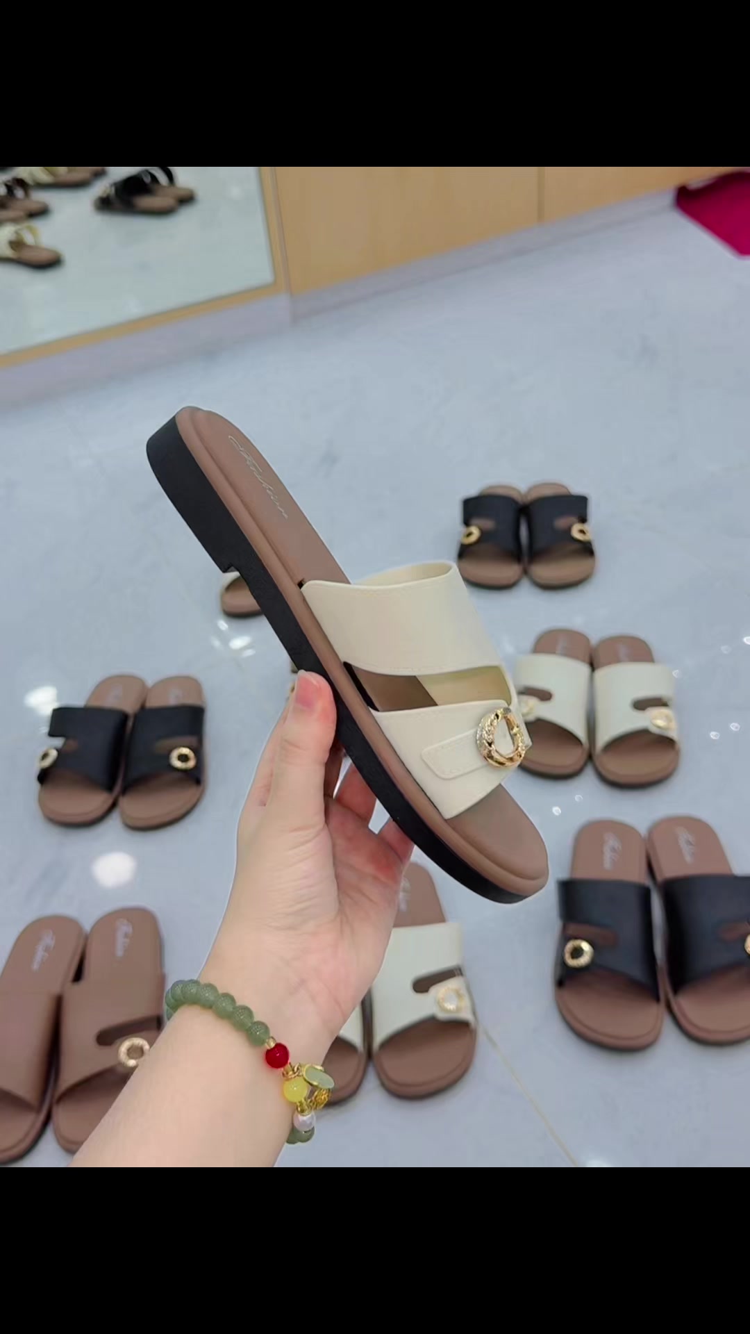 @Cherry Shoe Store