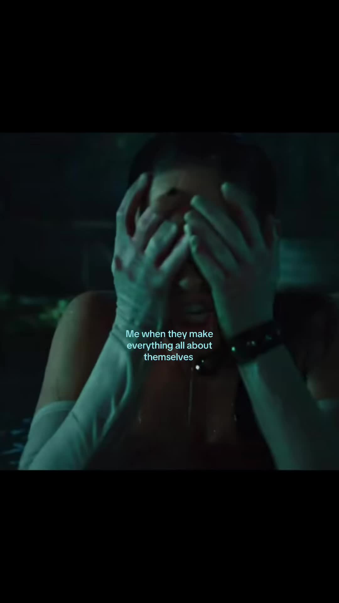 @-𝘌