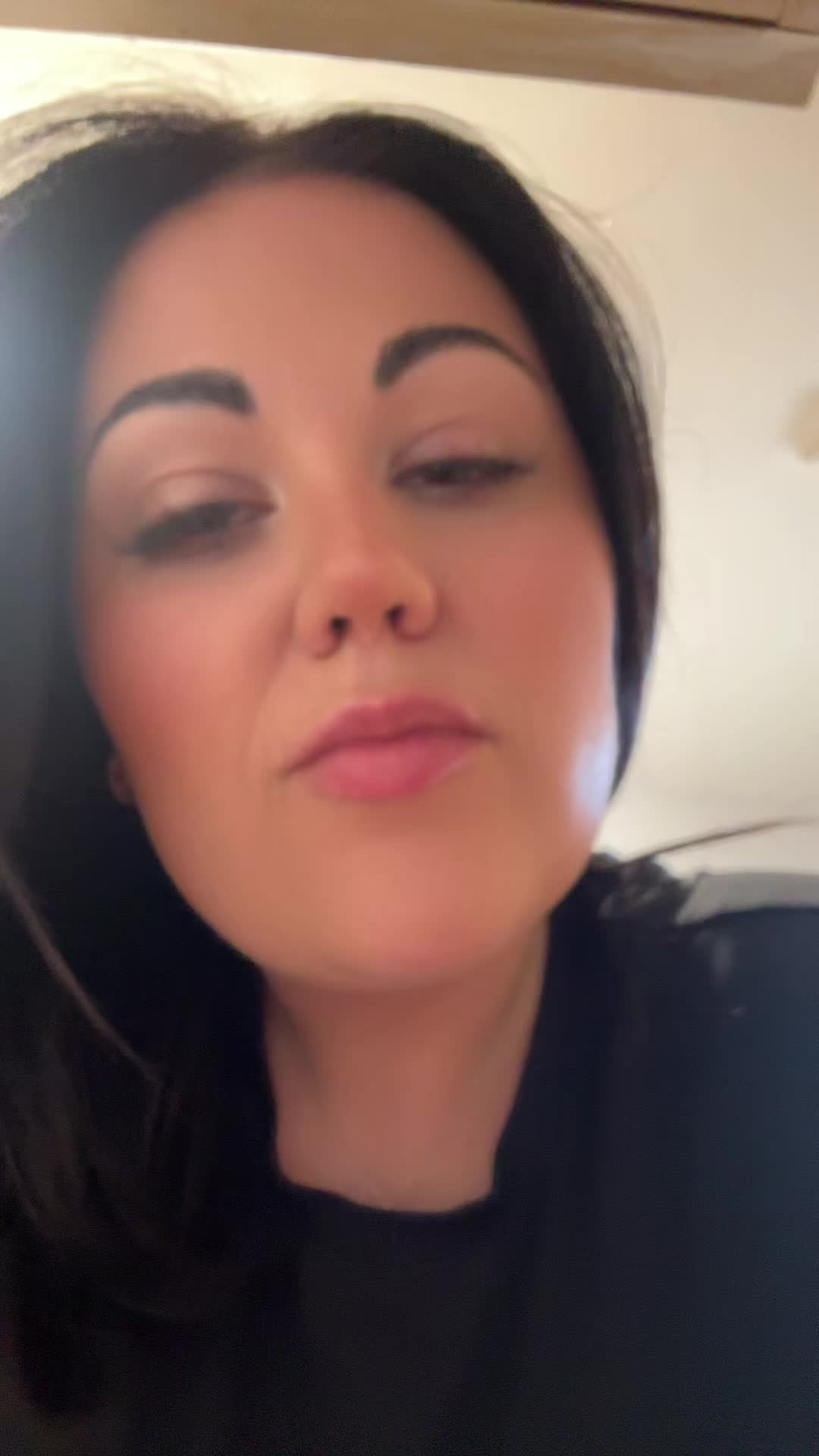 @Kirstyannxx