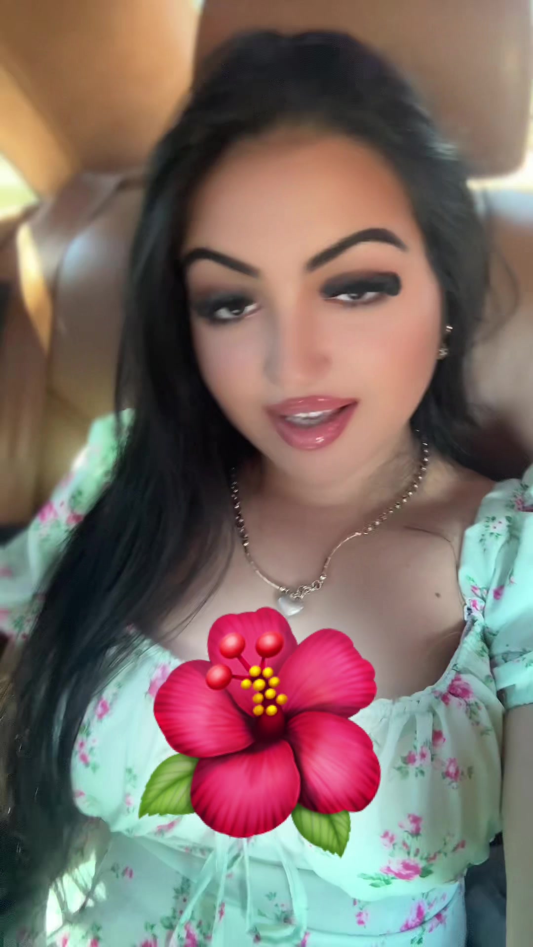 @Vivike007💋