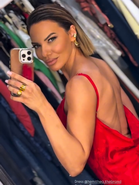 @imaleskou_fans
