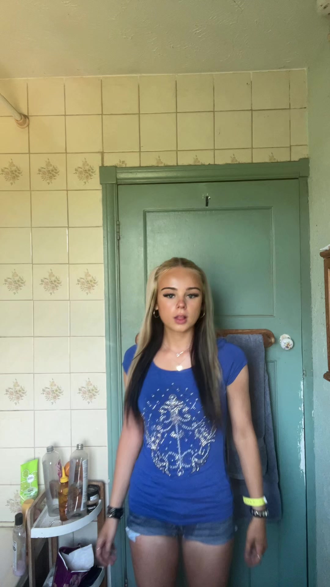 @connie