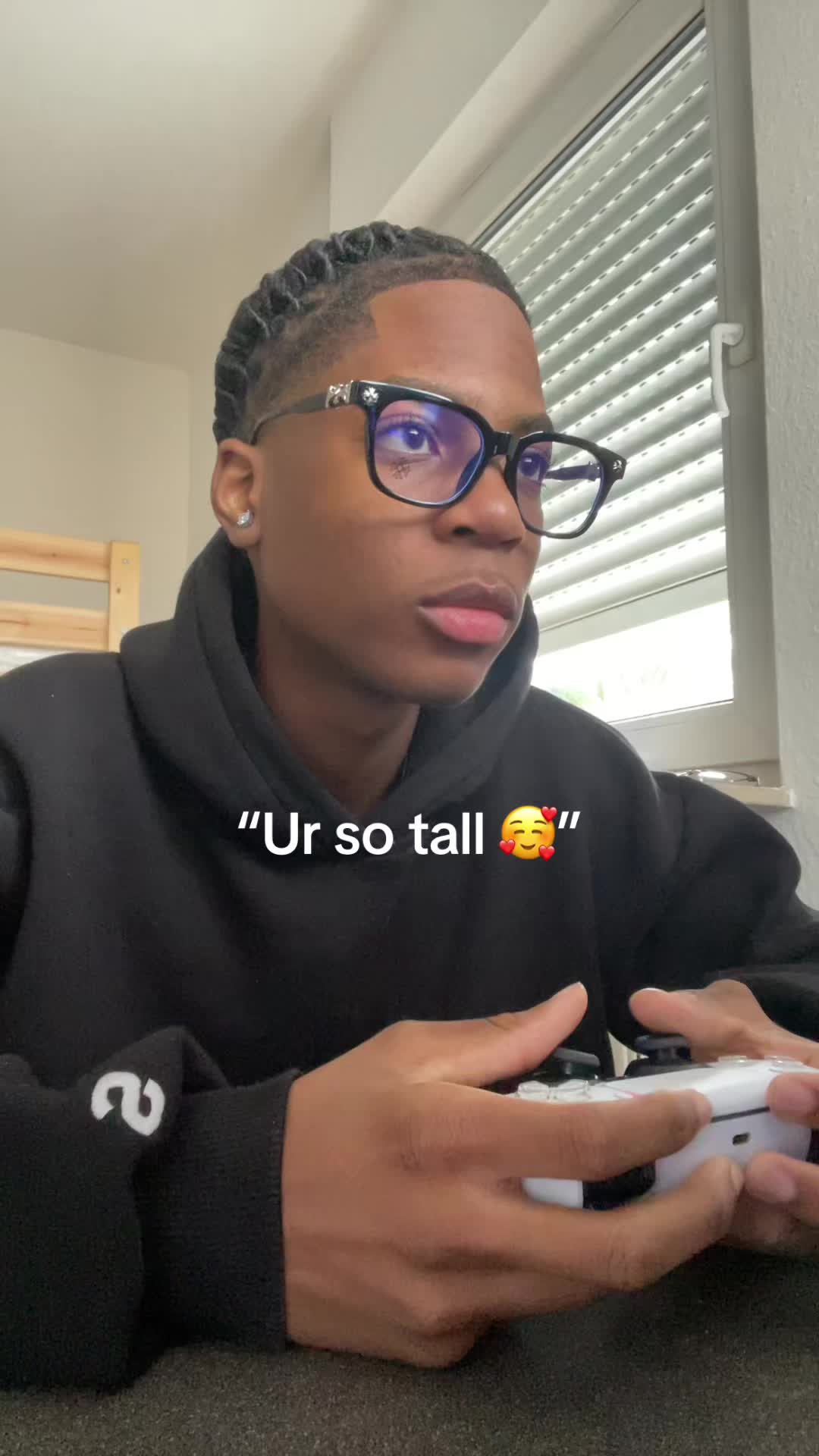 @Only1_elias