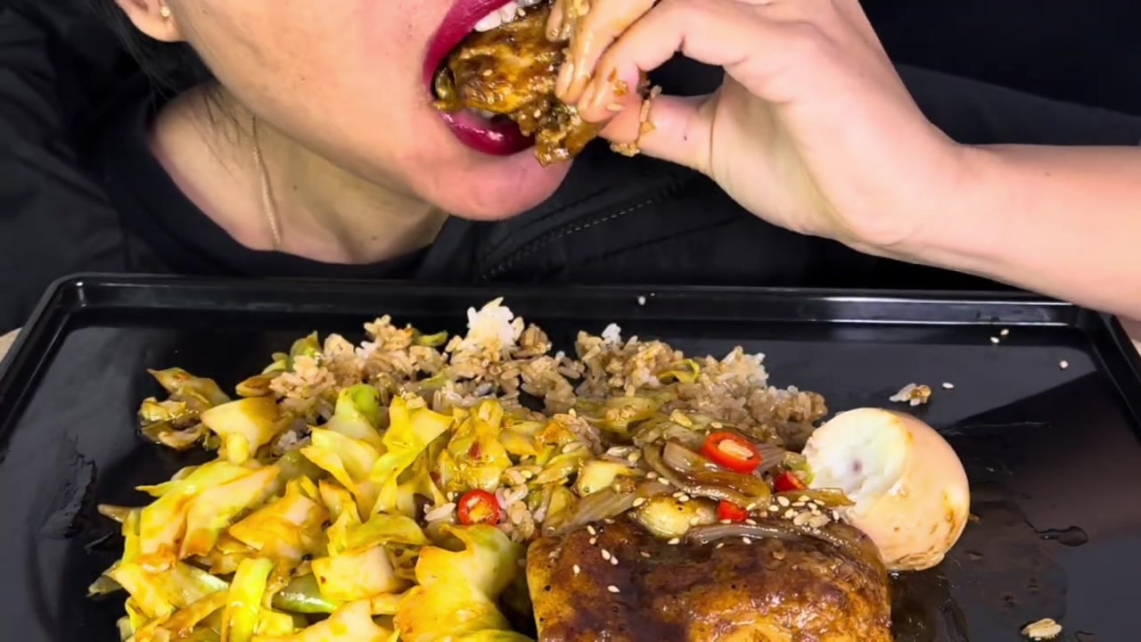 @Thirith eats