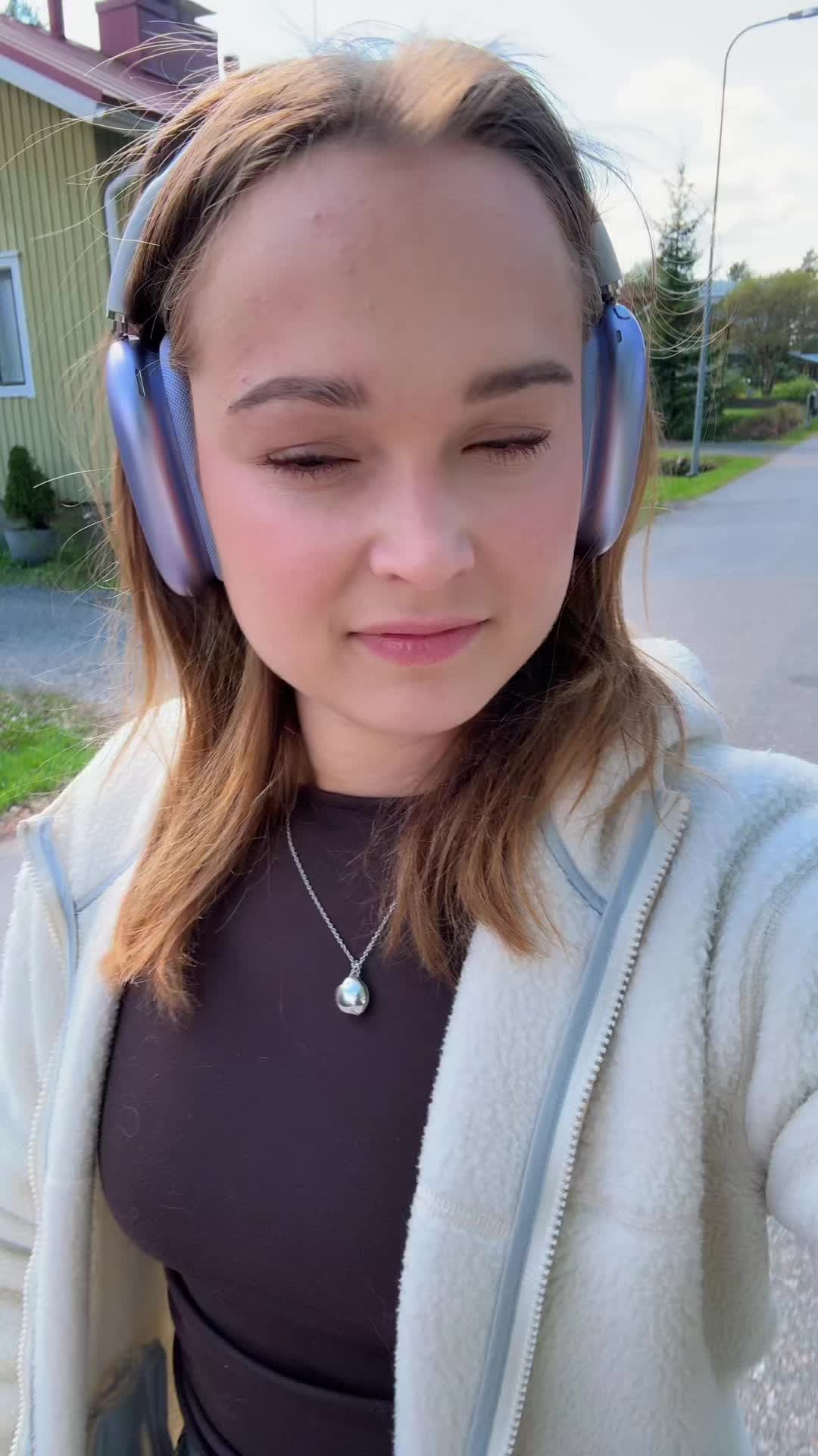 @Nelli Kniivilä (spämmi)