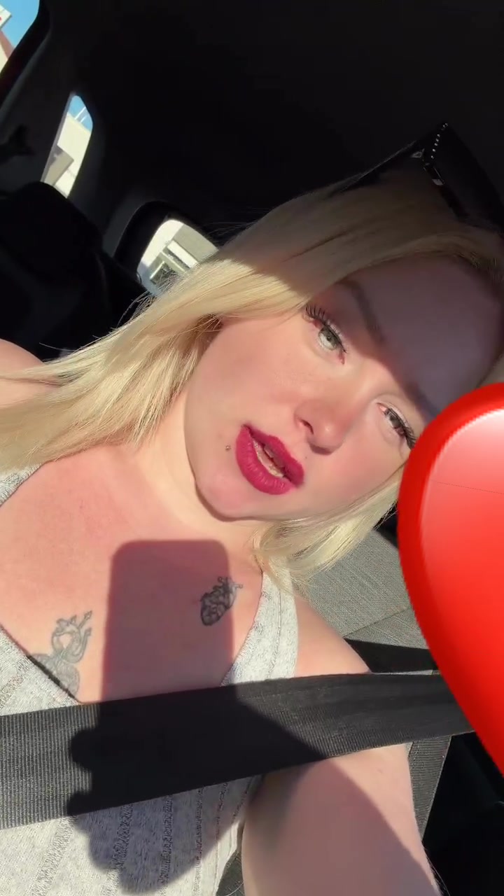 @Juste_Une_Blonde