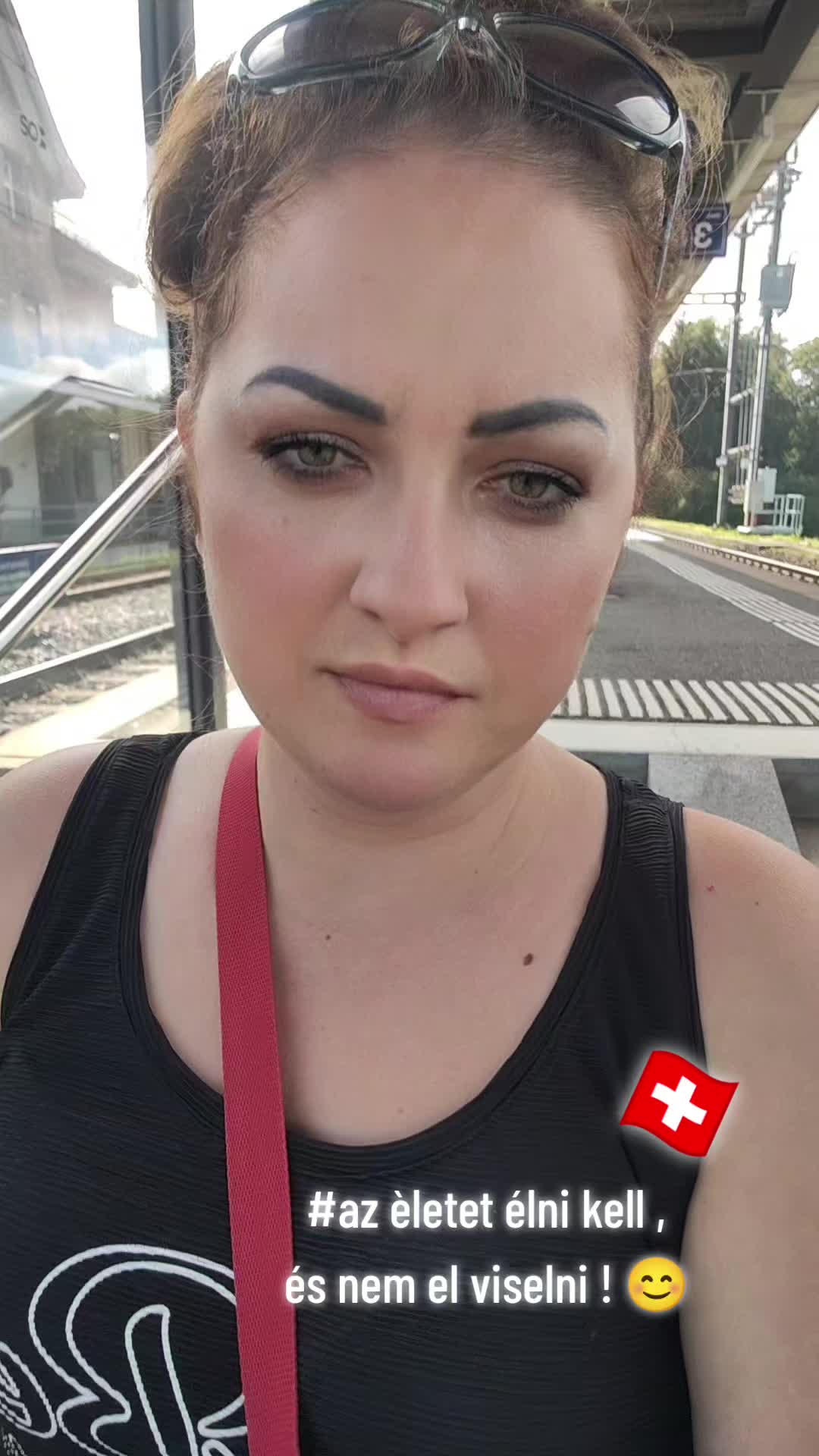 @Vörösrózsa🌹🇭🇺🇨🇭