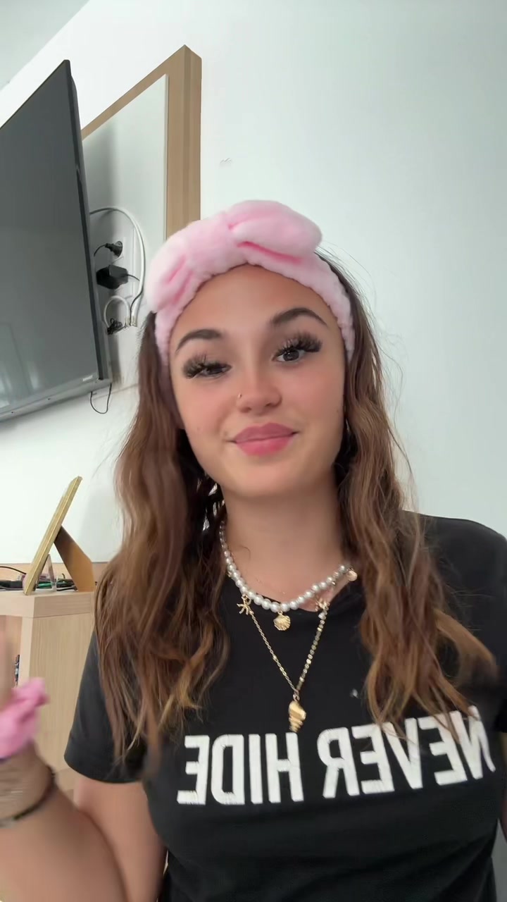 @caarlaaxx_