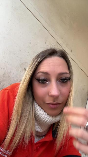 @Claudia🖤