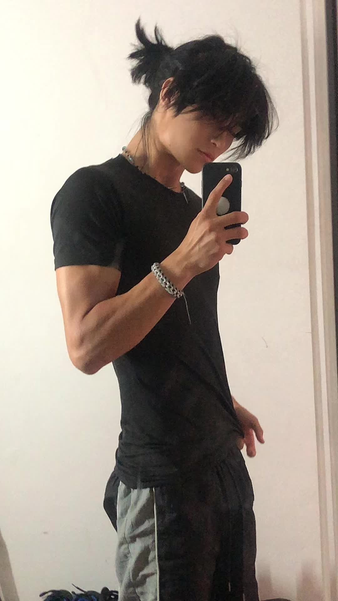 @Sukhee🇲🇳