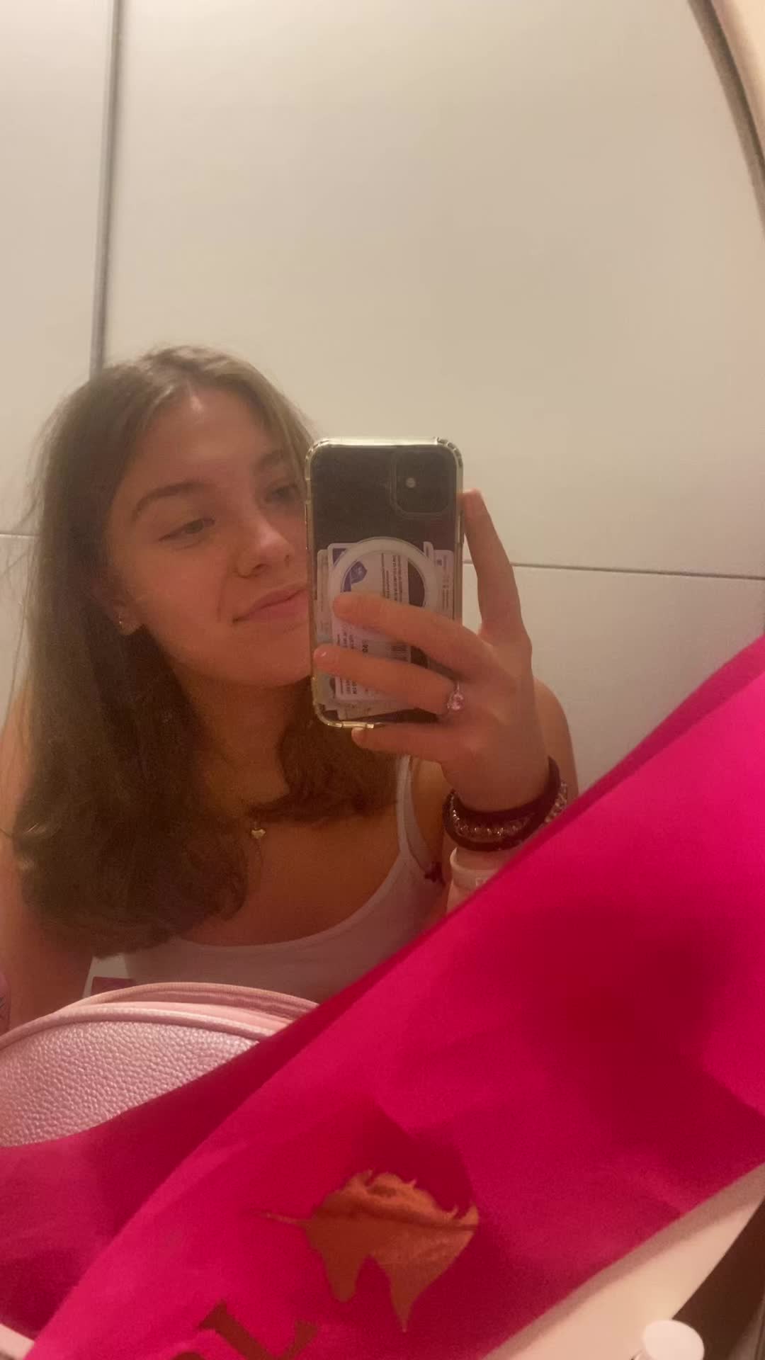 @Evaa🥶