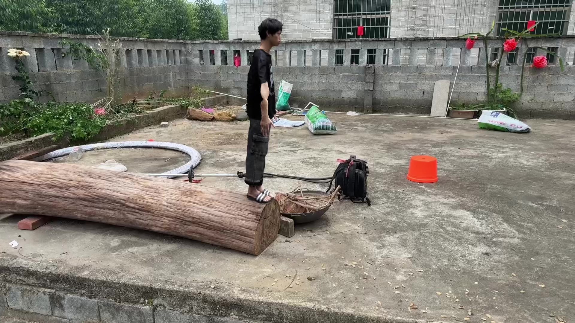 @李人也