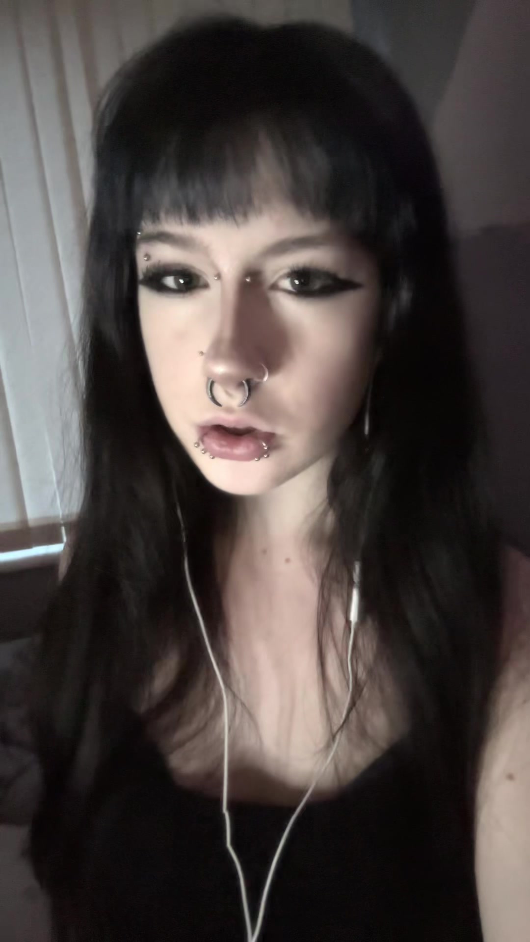 @Ellie🦇