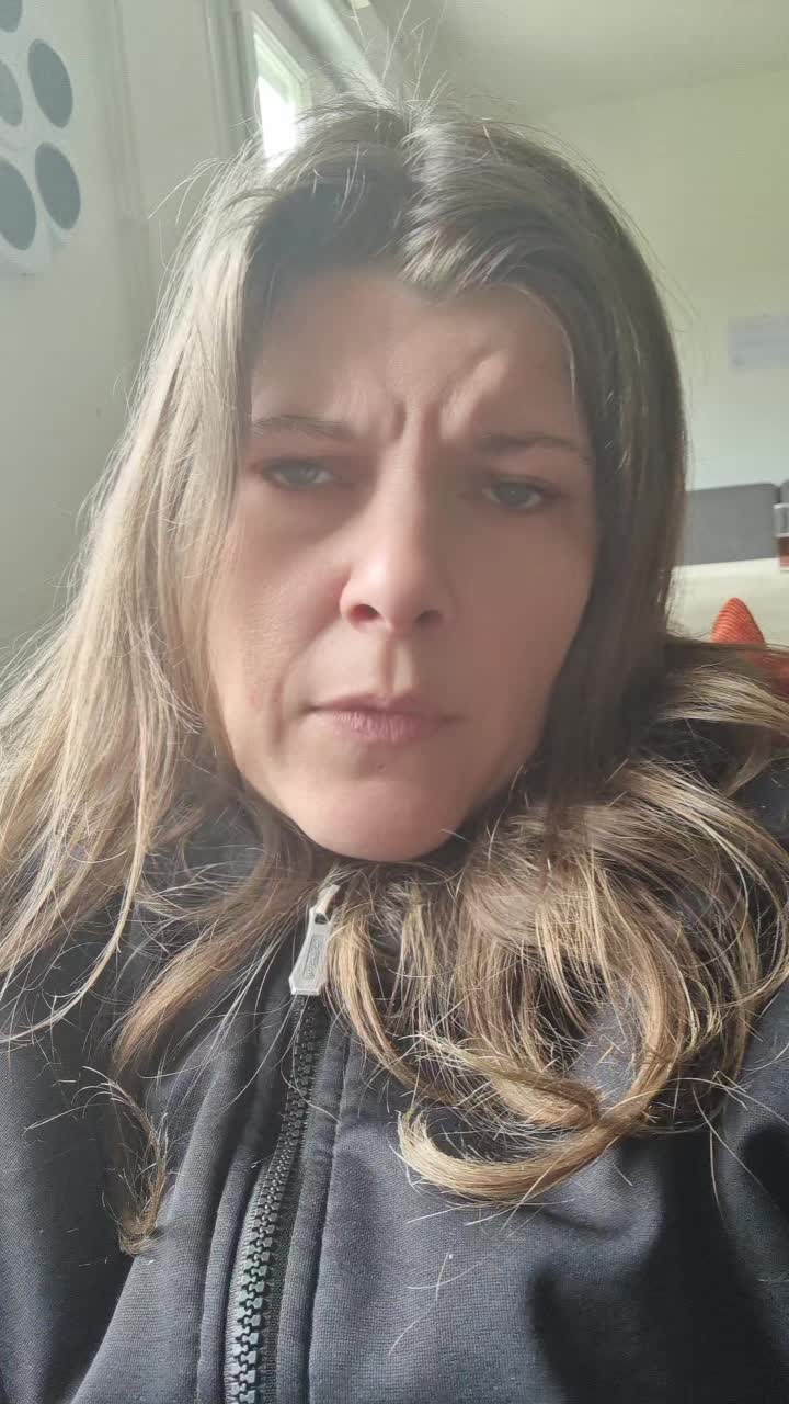 @🌩️ Mme Buzz l'&eacute;clair 🌩️