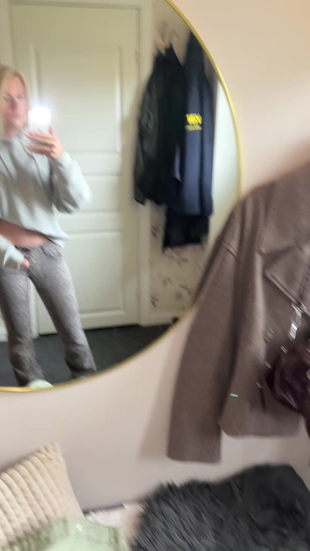 @𝕃𝕚𝕤𝕖𝕟