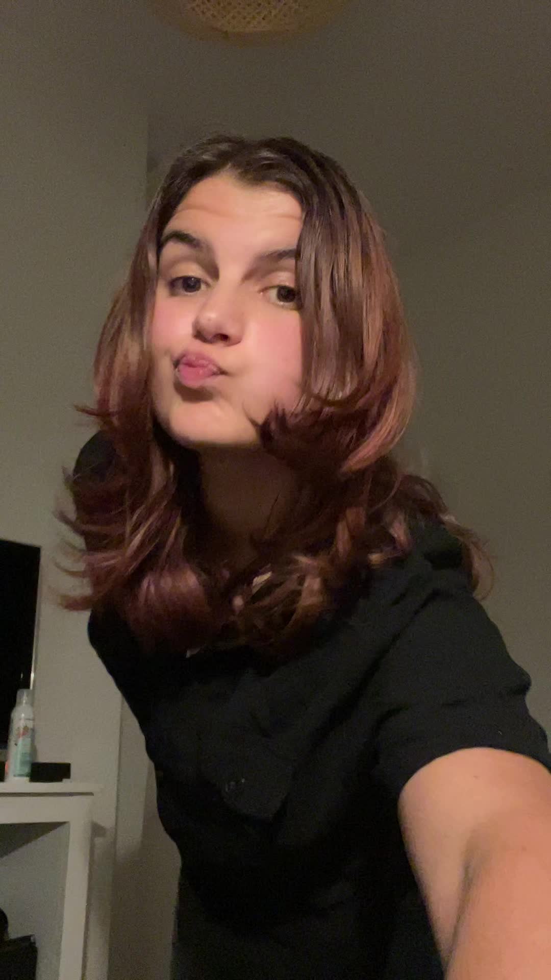 @L&ugrave;na